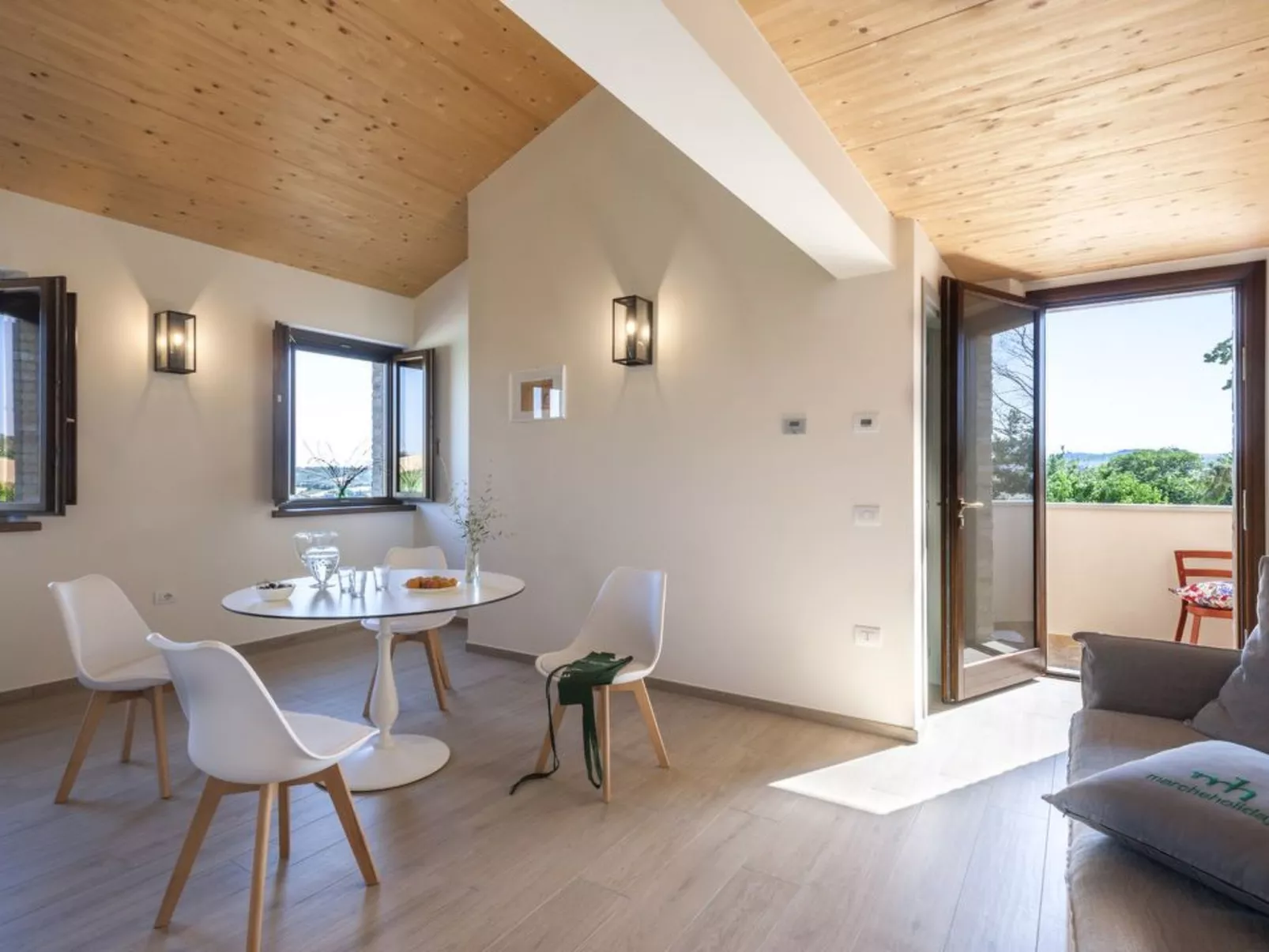 Villa i Gelsi Marche Urlaub, privater Pool-Inside