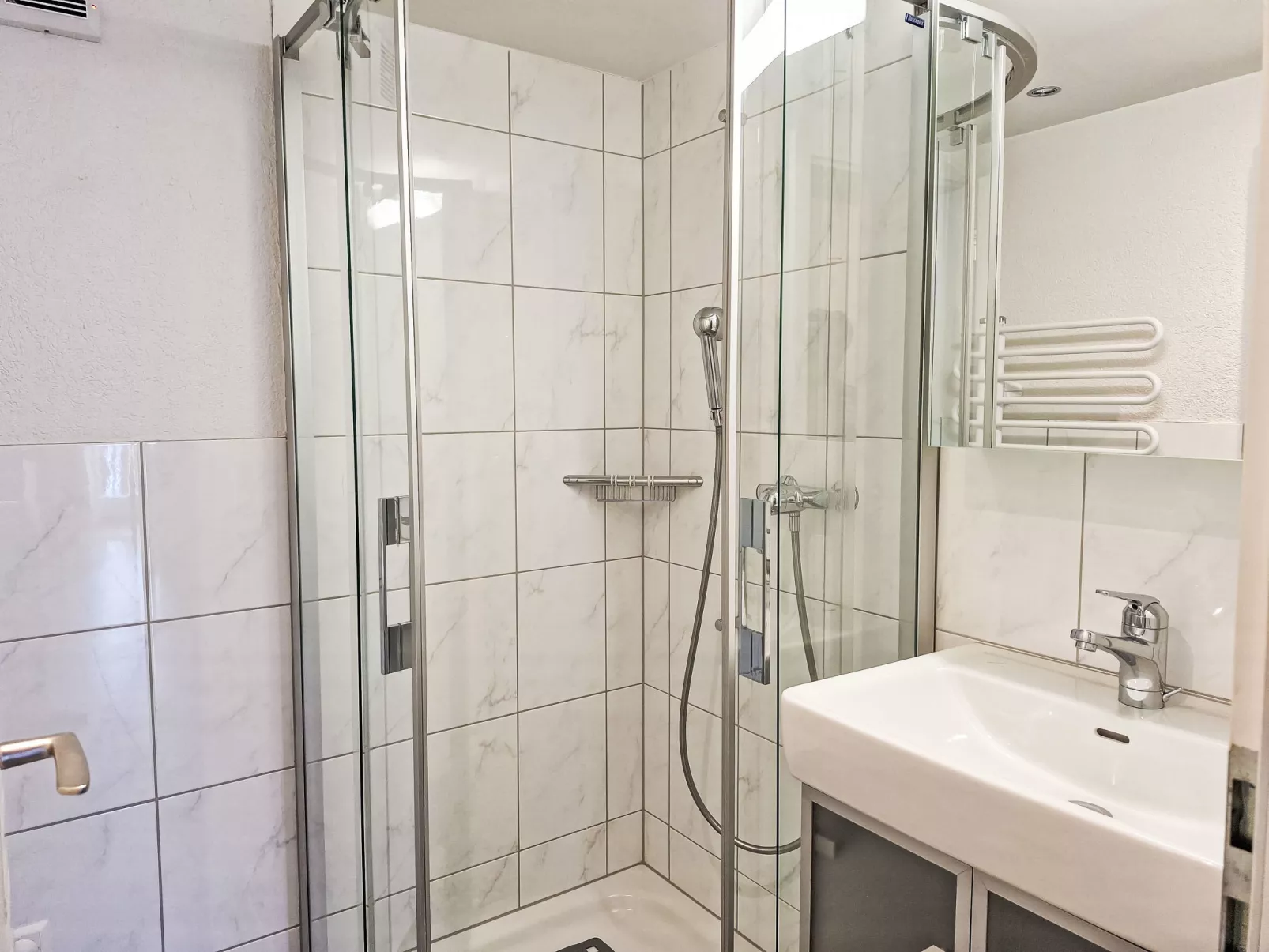 Chalet Shangri La-Inside