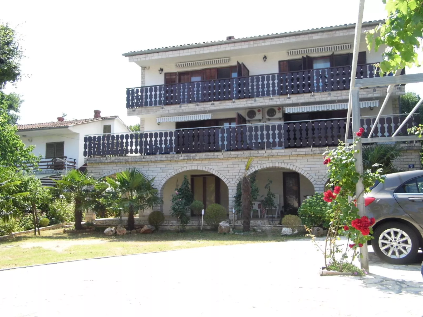 Stanojevic ap. 1-Outside