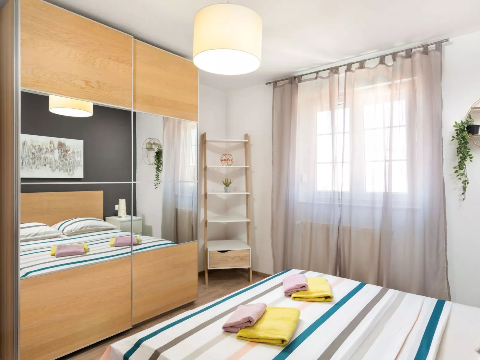 2-Schlafzimmer-Wohnung mit gemeinsamem Schwimmbad-Drinnen