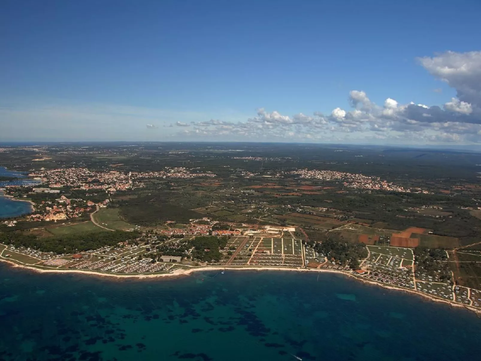Schönes Apartment, privater Parkplatz und Strand in der Nähe-Outside
