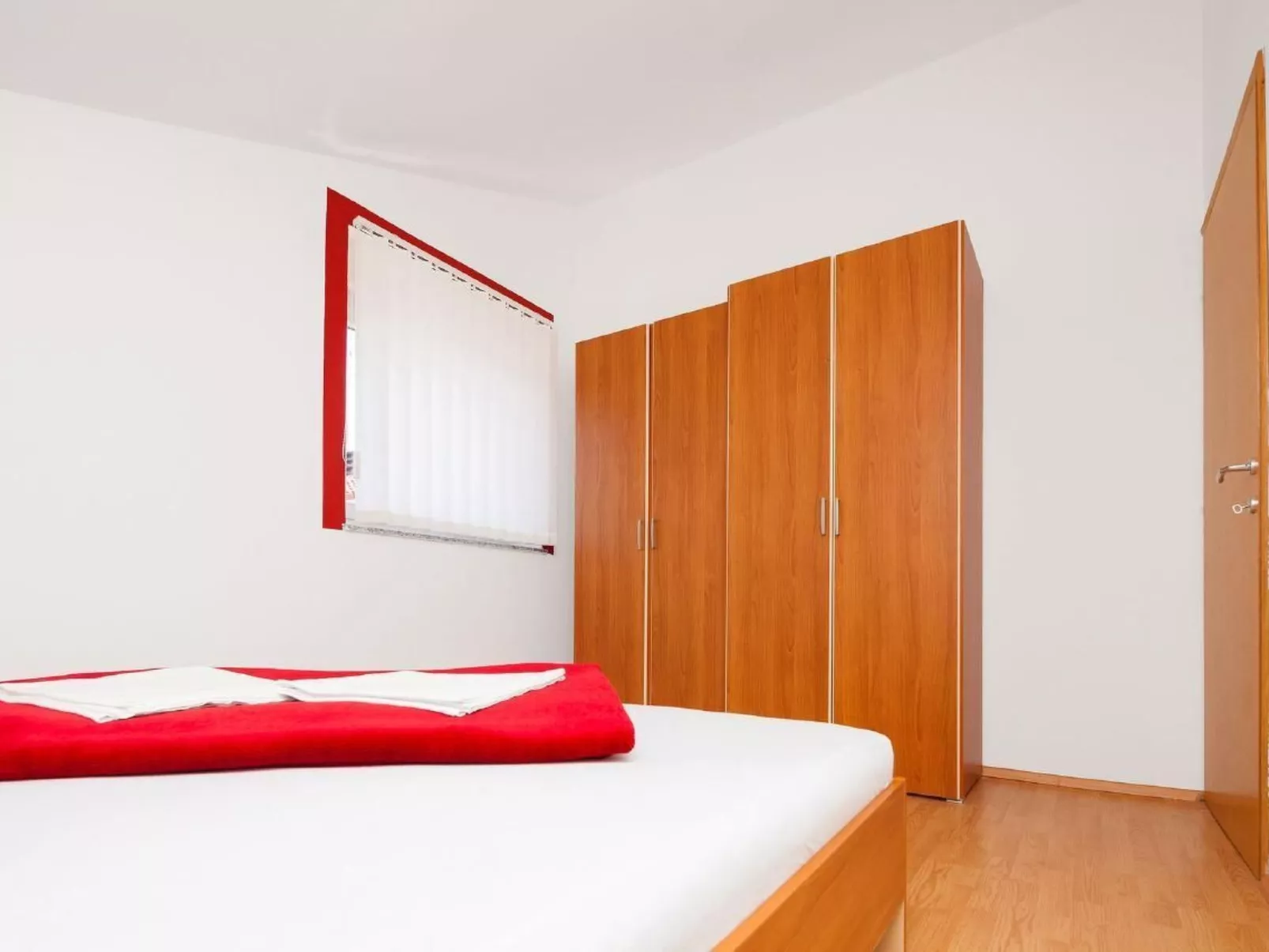 Moderne Ferienwohnung mit jacuzzi-Dedans