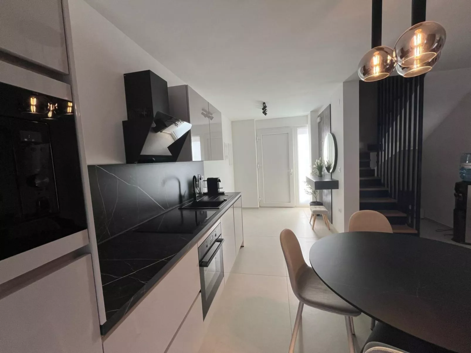 Wohnung "Sladja lux Wohnung"-Image-tags.info