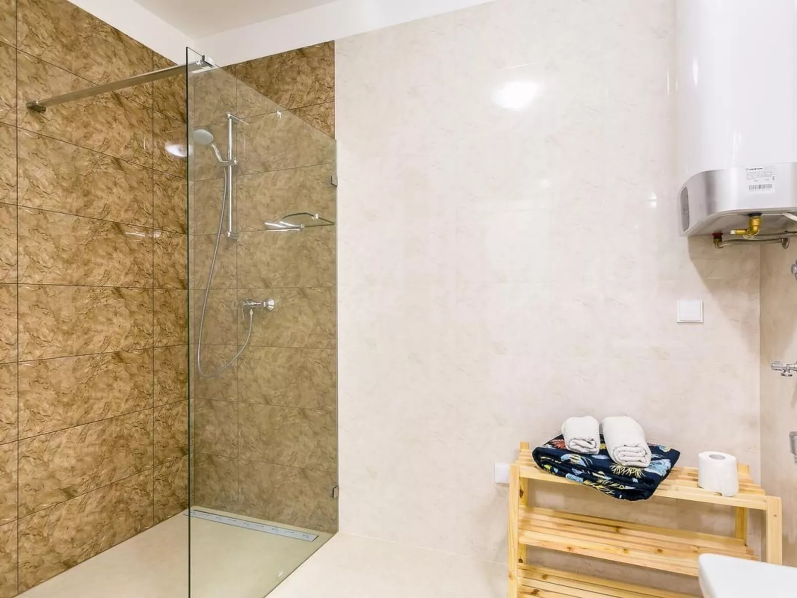 Wohnung "Nevia B6" mit Blick auf das Wasser-Dedans