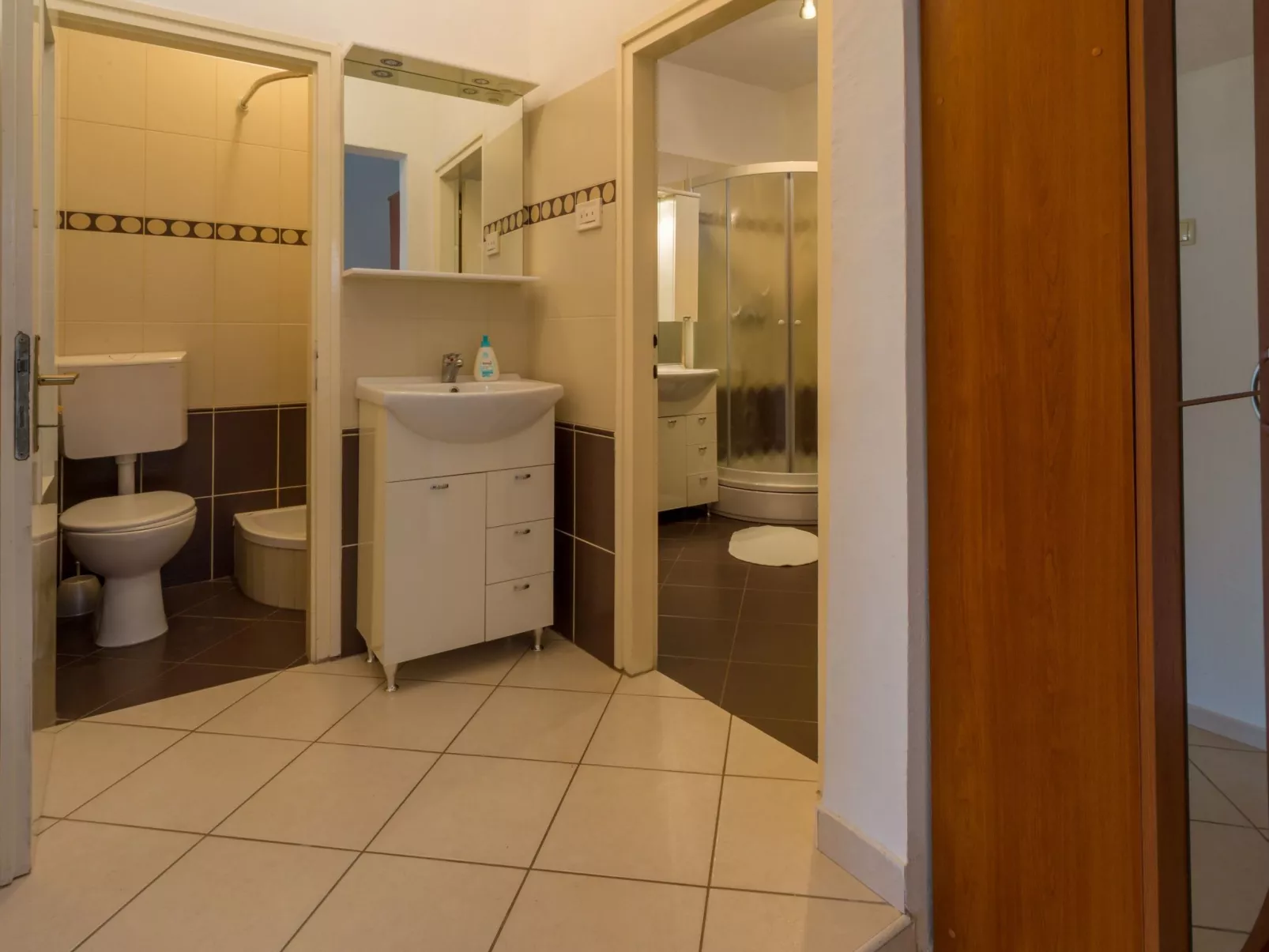 Schönes Appartement mit Terrasse-Inside