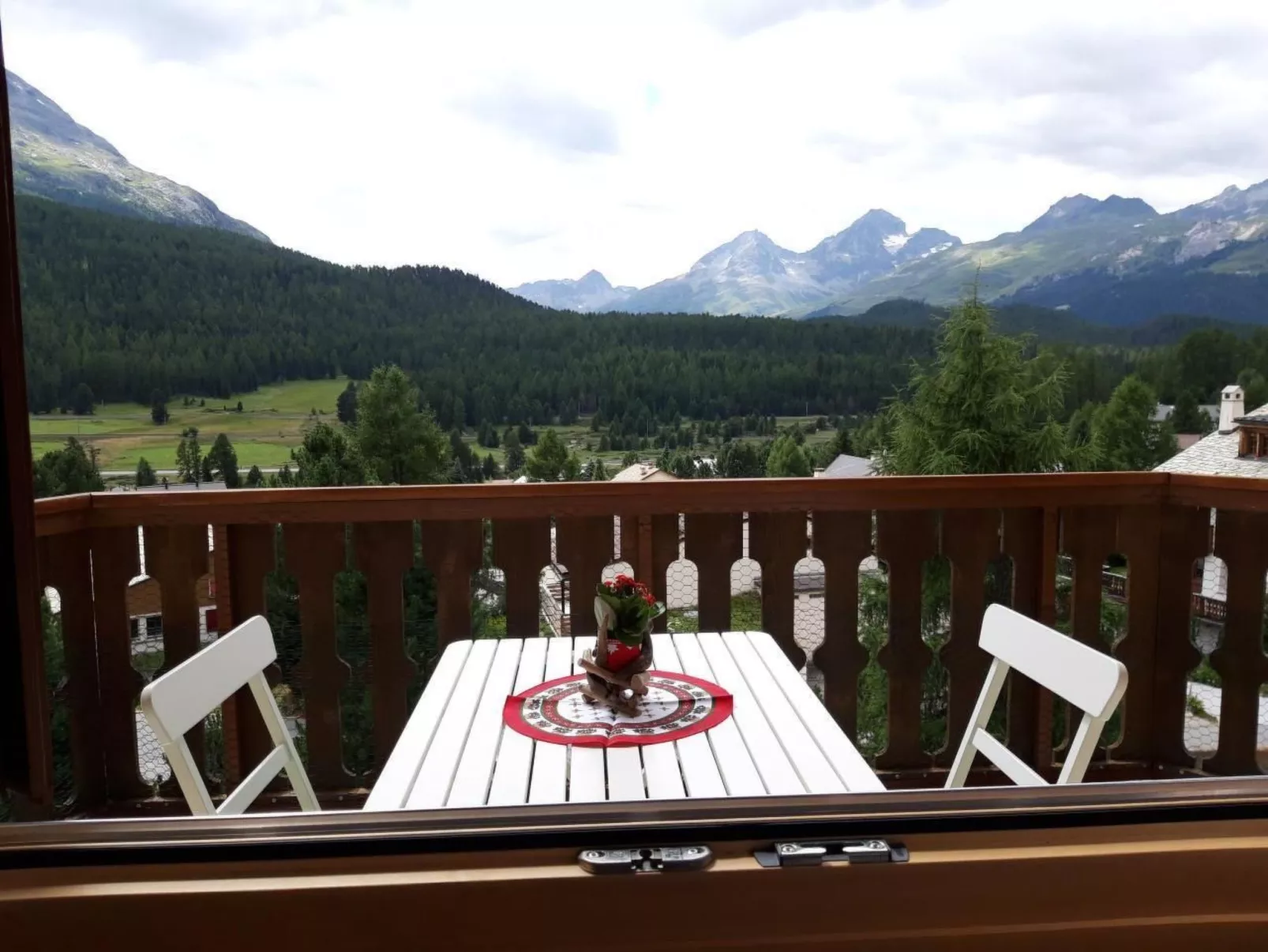 Chesa Azalee 10-Draußen