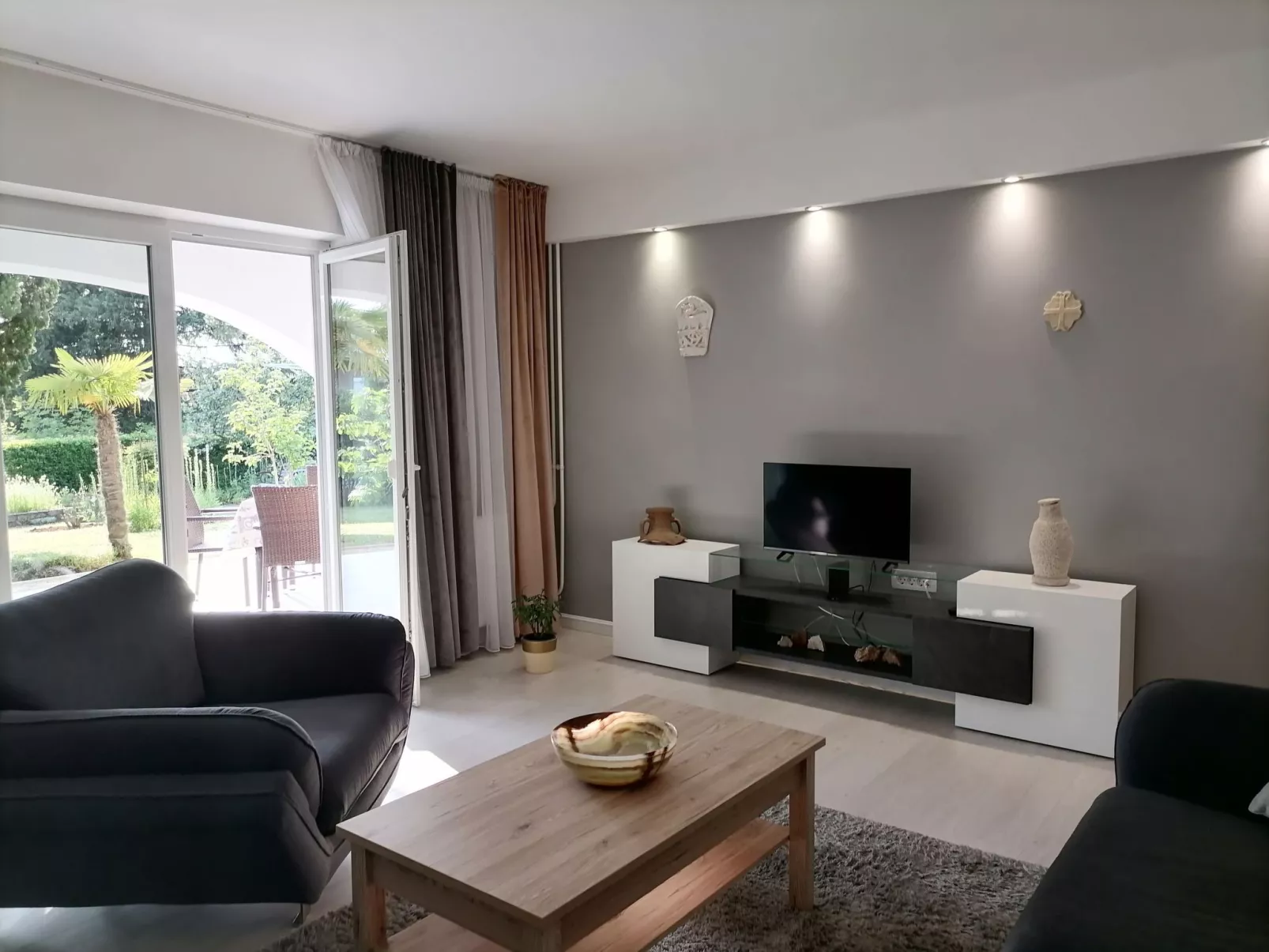 Wohnung "Nada" mit Terrasse-Inside