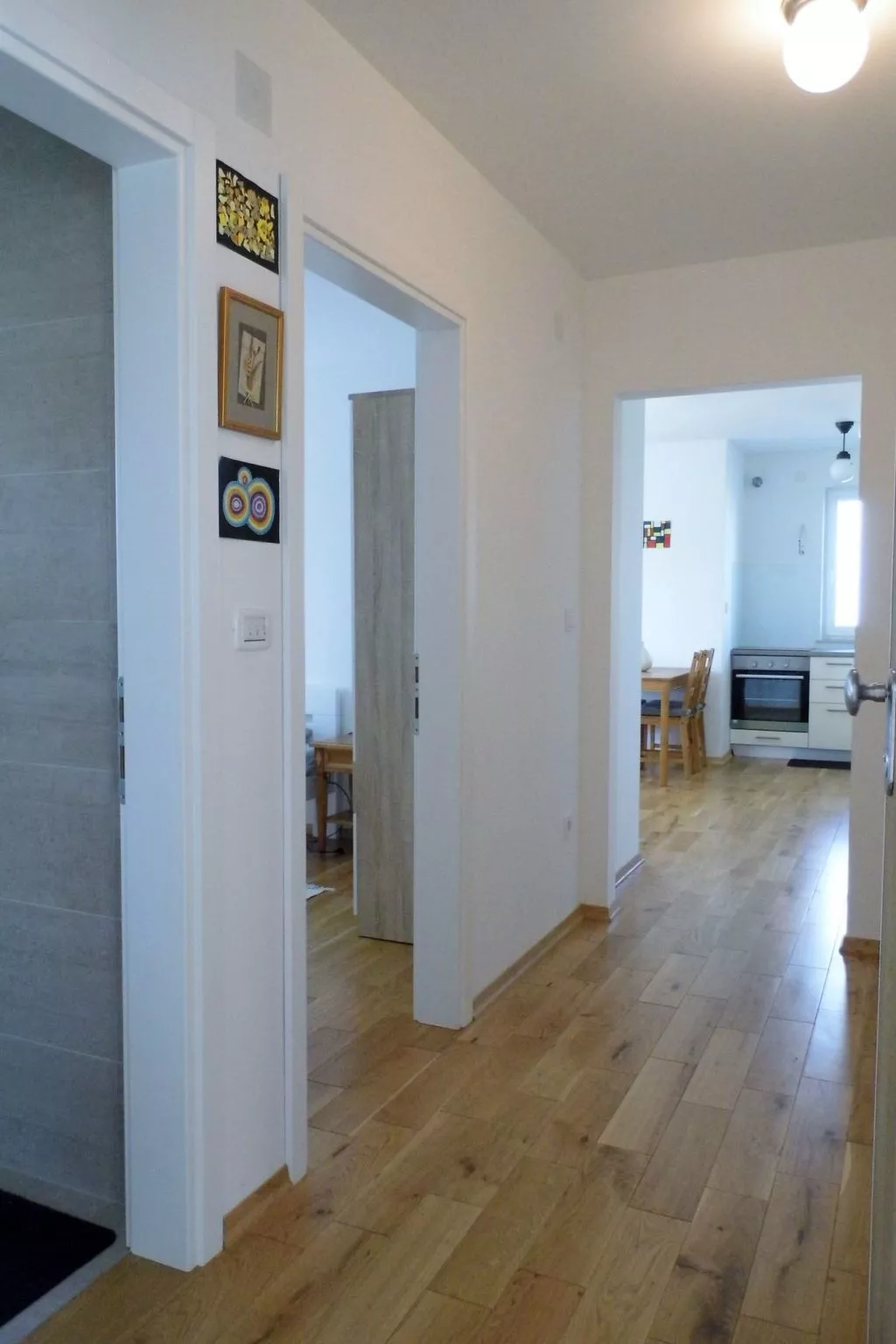 Modernes Apartment mit teilweisem Meerblick-Inside