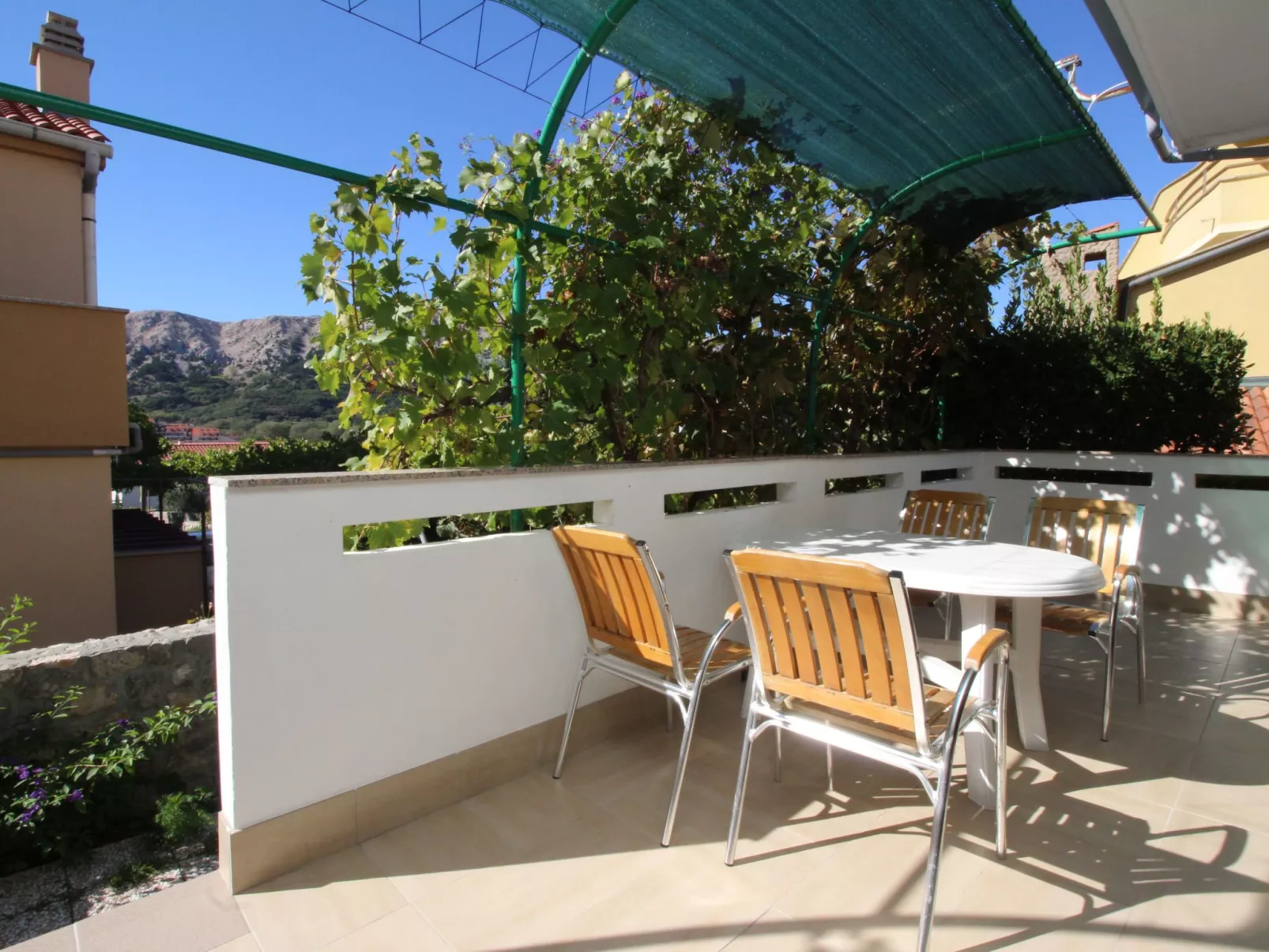 Charmante Wohnung in Baška mit Eigener Terrasse-Outside