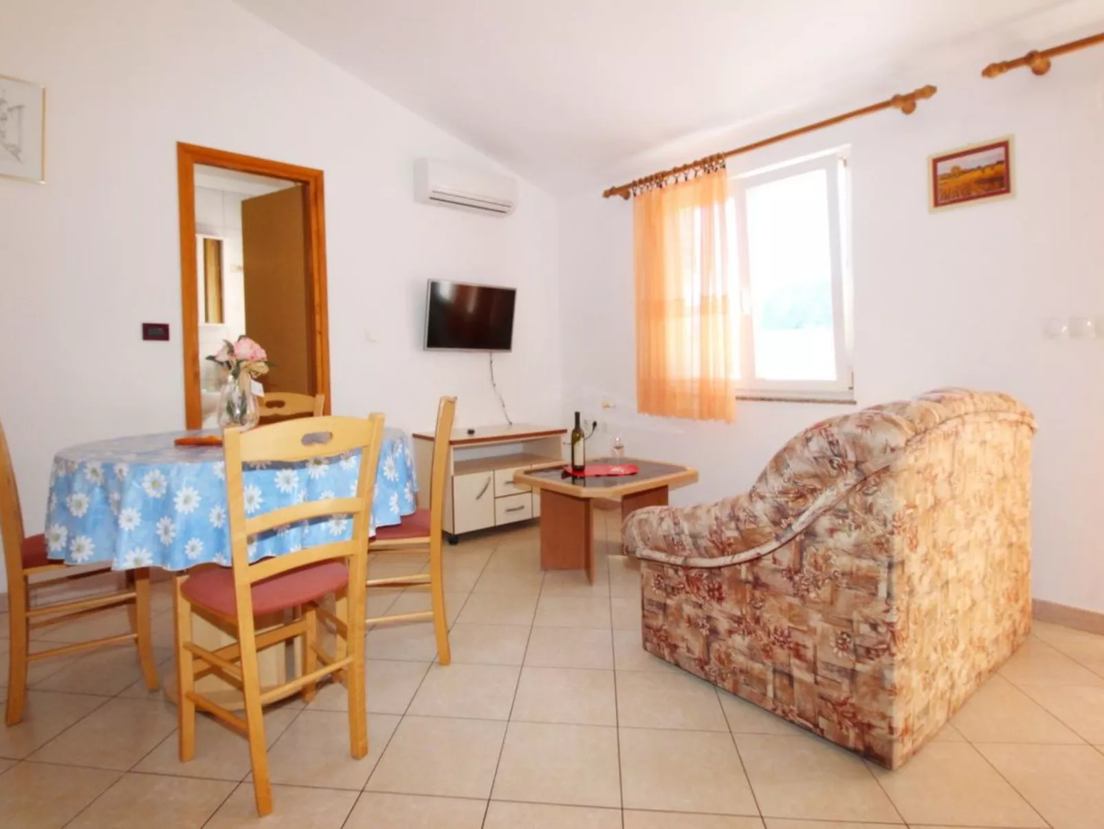 In Baška mit Eigenem Balkon-Dedans