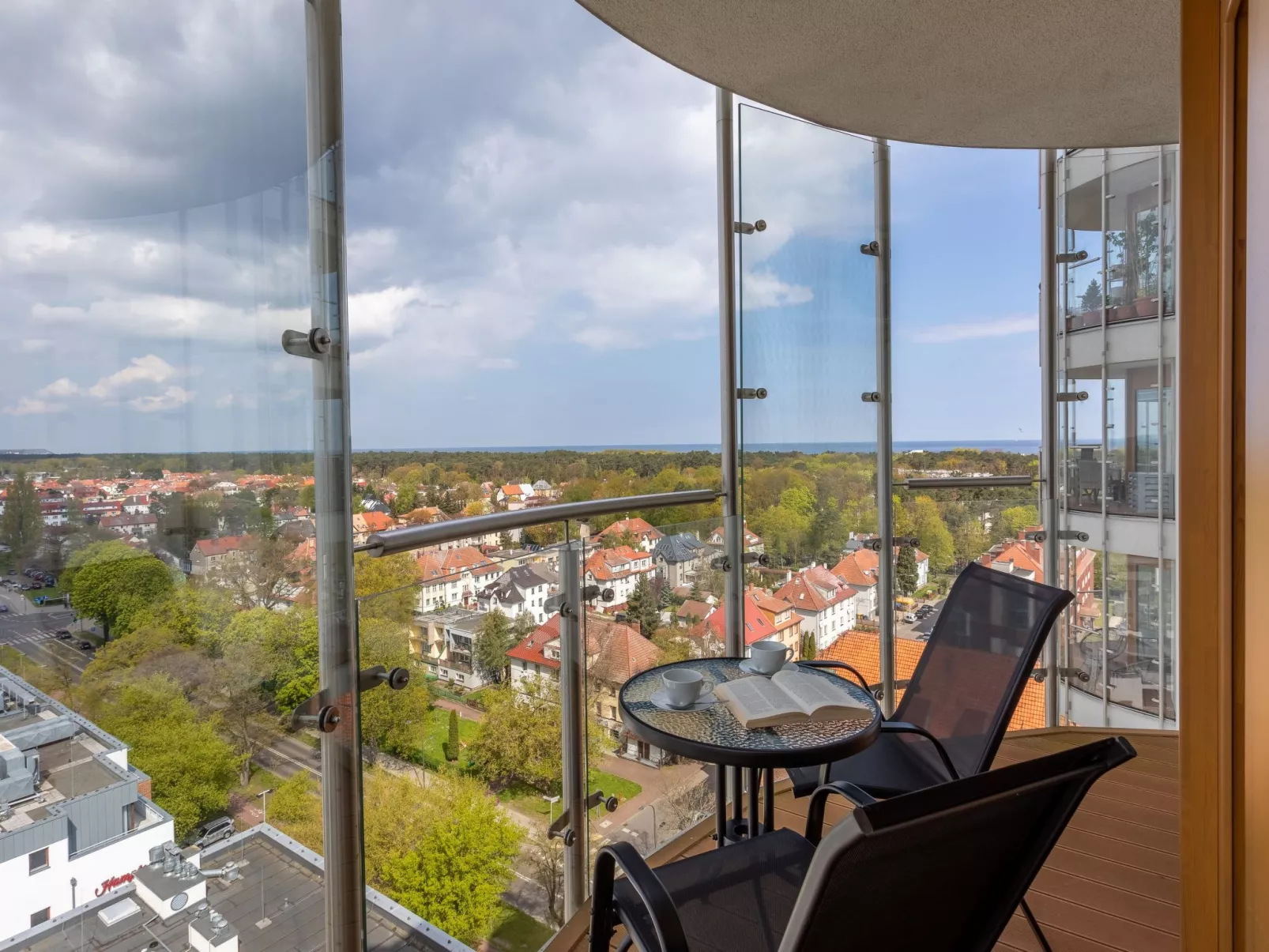 Tower 97 in hervorragender Lage-Outside