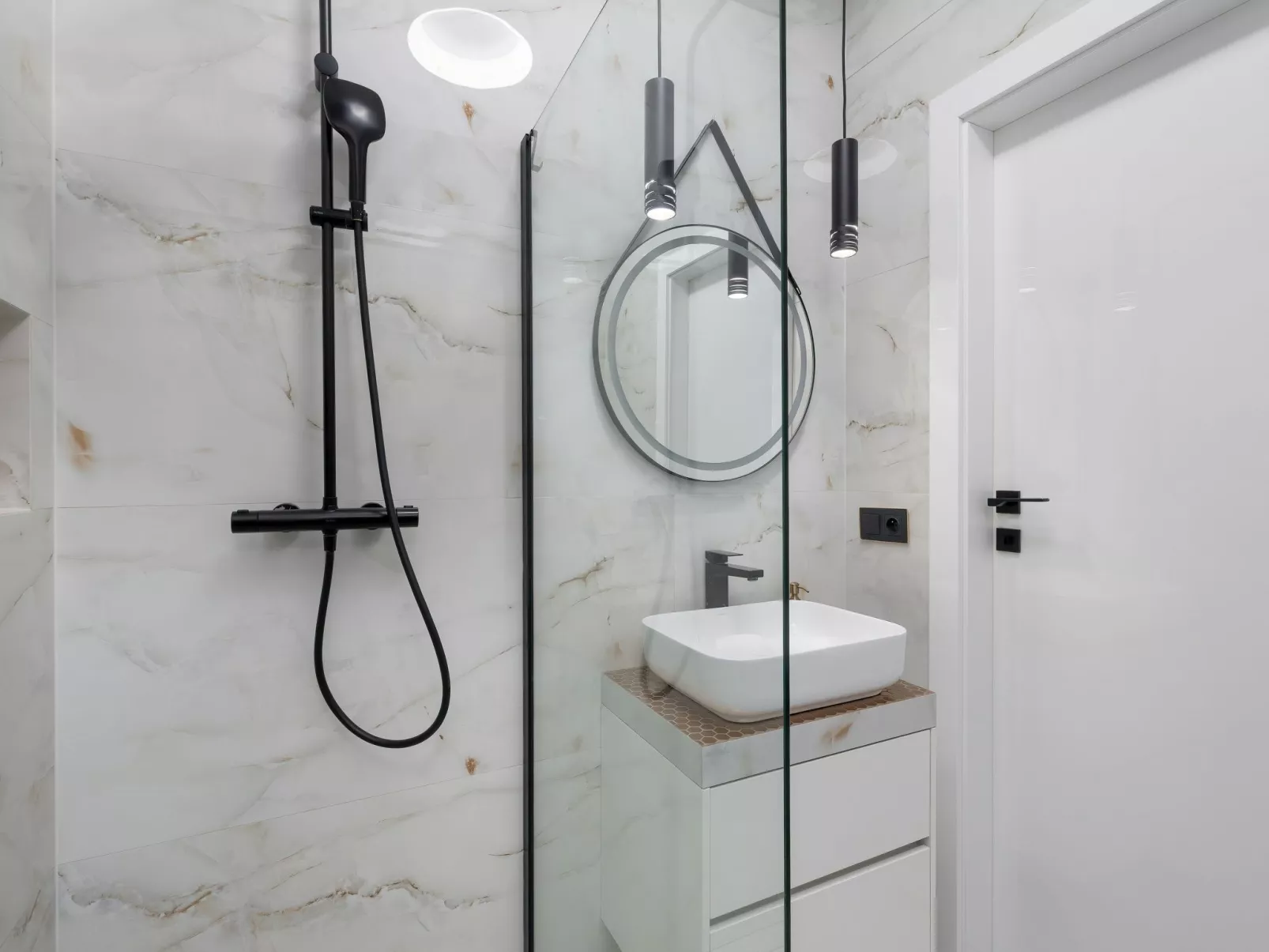 "Platan Tower 114" - Inside