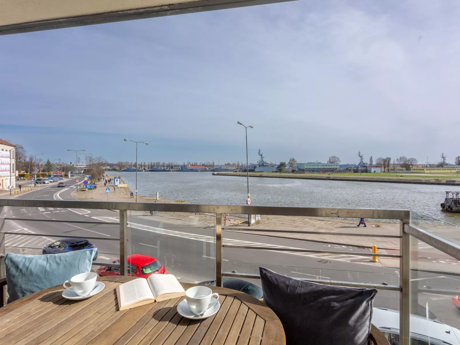 Concha mit Blick auf den Hafen-Dehors