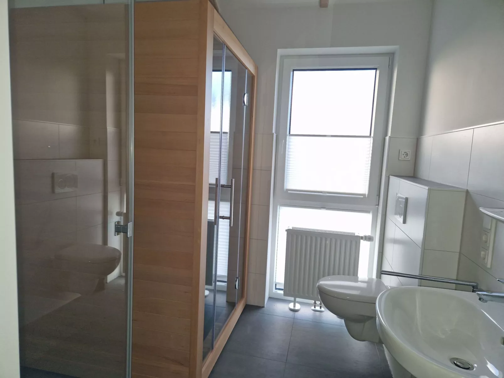 G28 Eingezäuntes Ferienhaus mit Infrarotkabine-Drinnen