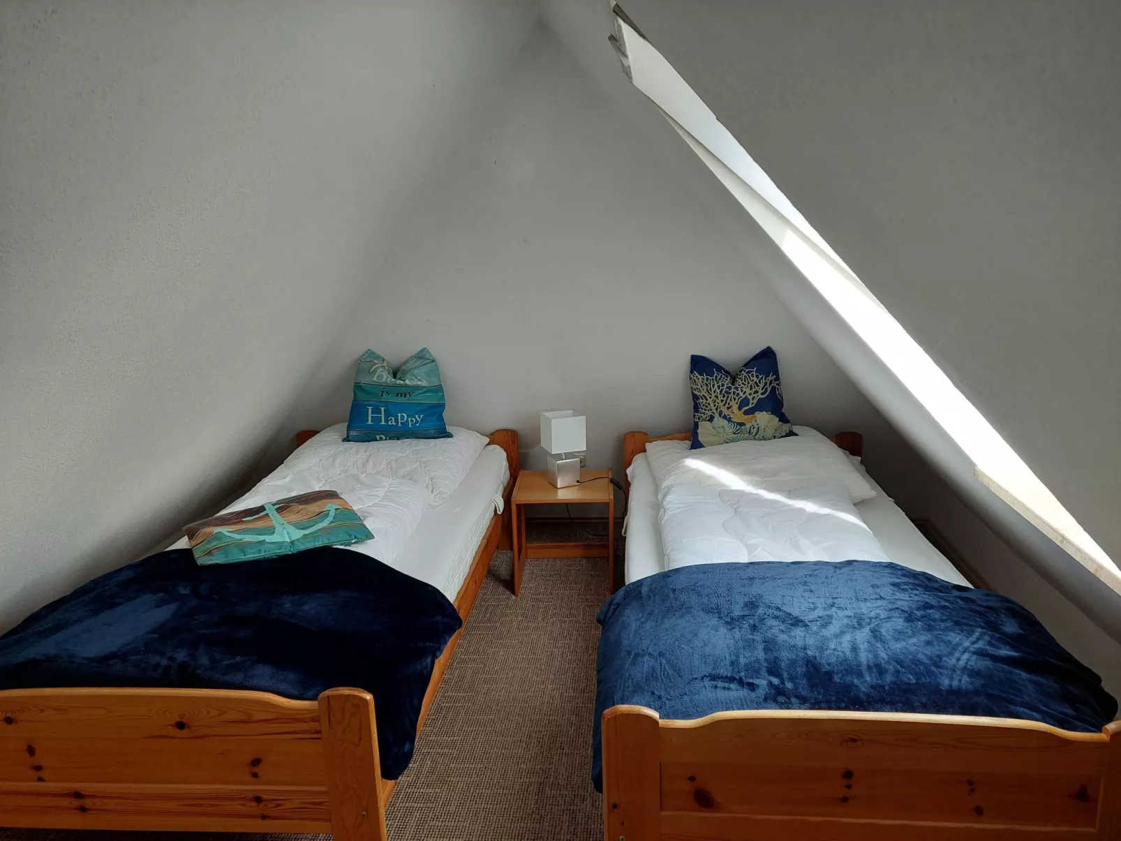 Mastkorb mit Grill und Garten-Drinnen