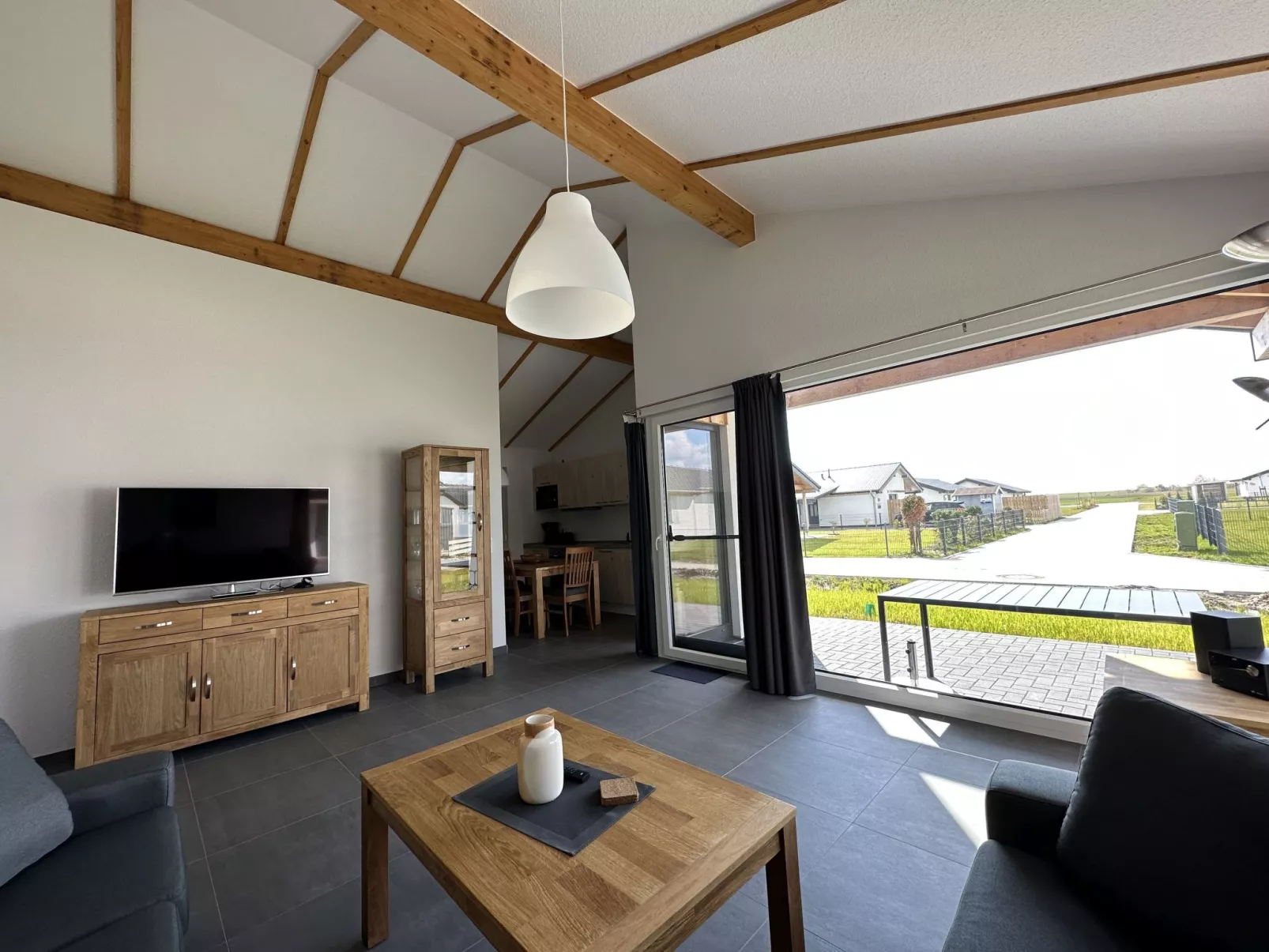 G6 Freistehendes Haus mit Garten und Wallbox-Dedans