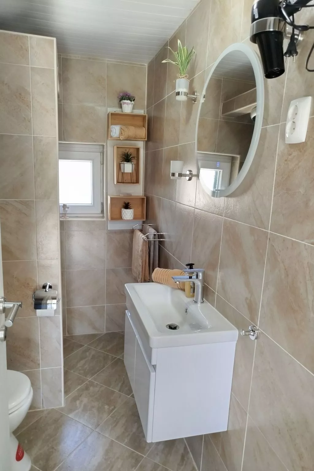 "Ferienhaus Luce" - privater Pool-Drinnen