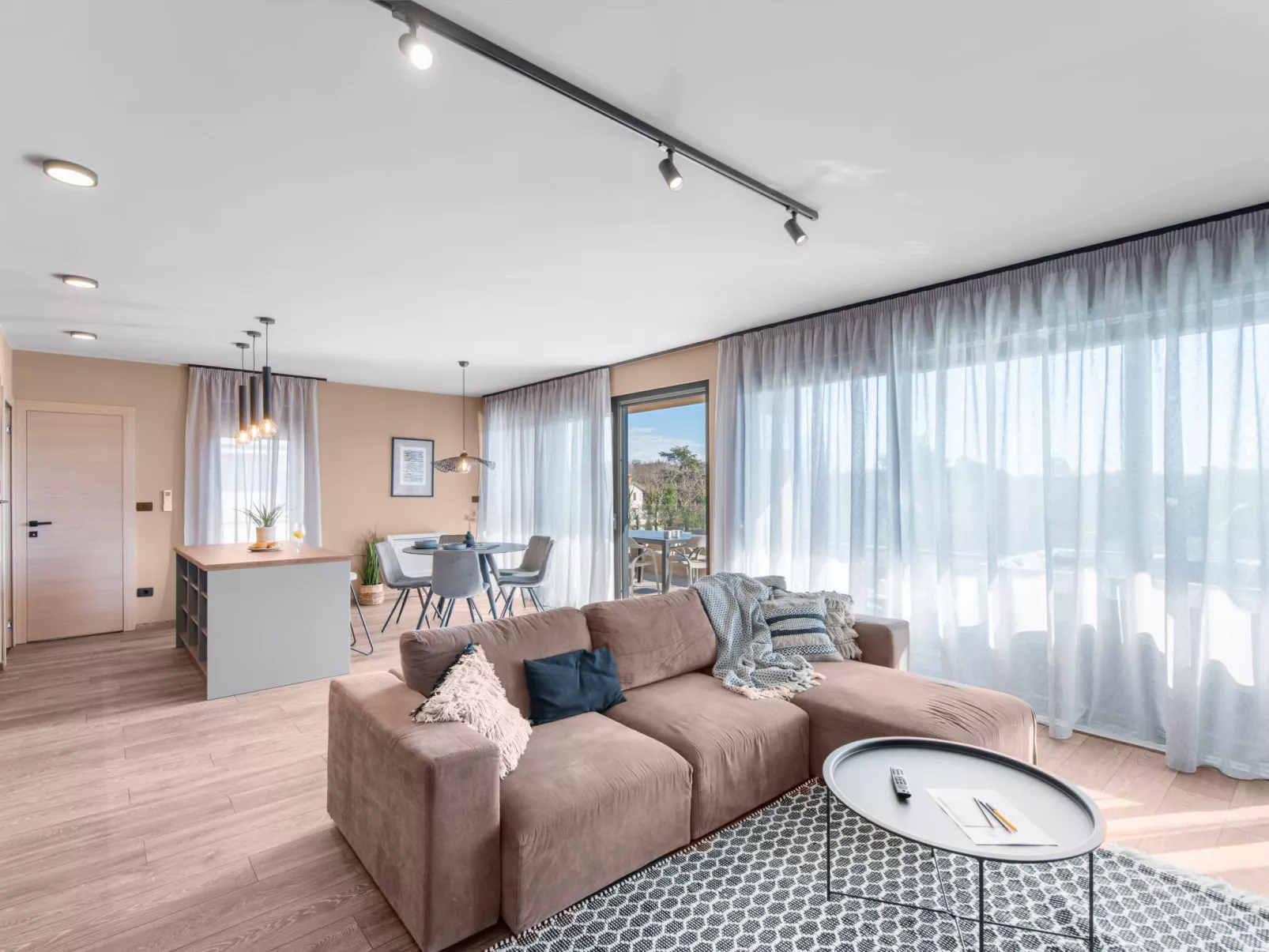 Villa Querchus Penthouse 8 partment mit Jacuzzi-Image-tags.info