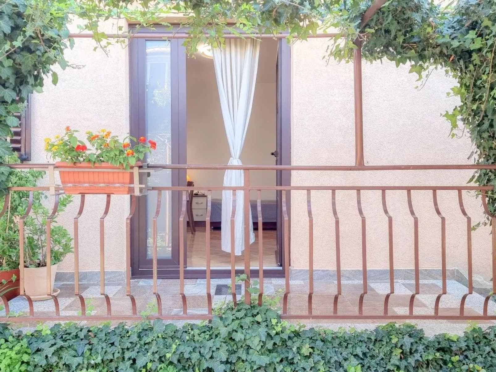 Wohnung "Maria 2" mit Terrasse-Draußen