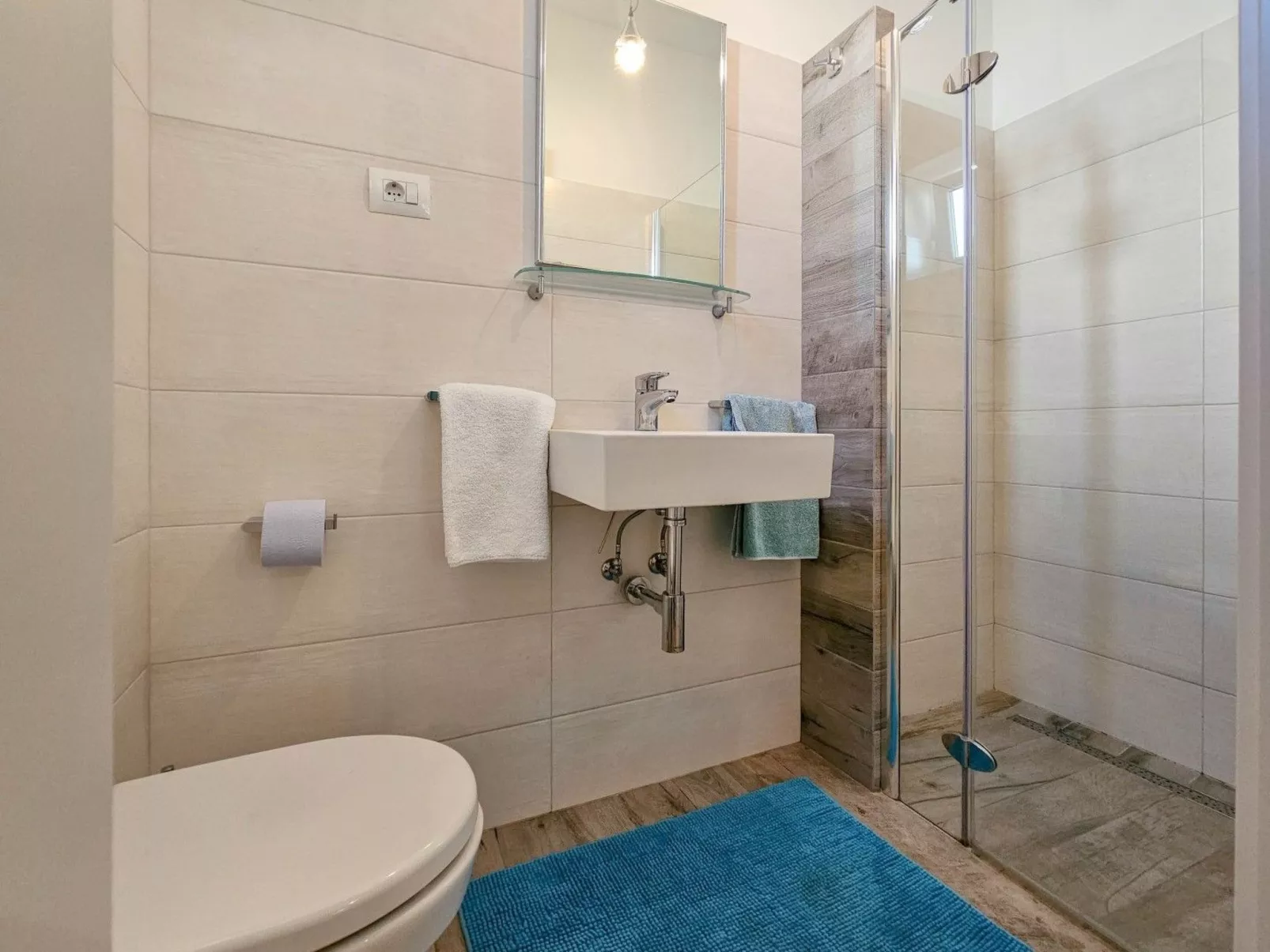Für 2 Personen ca. 22 m&sup2; in Novigrad, Adriaküste Kroatien (Westküste von I-Dedans