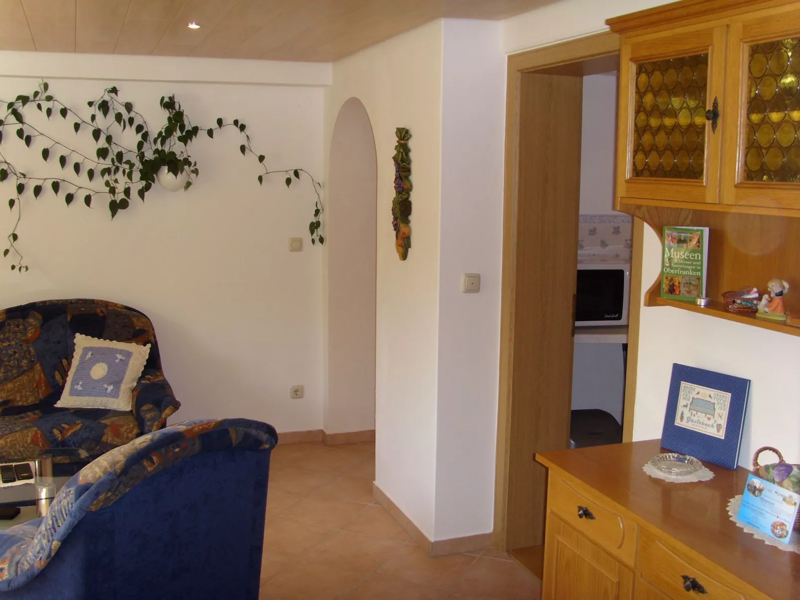 Mit Blick zur Wallfahrtskirche-Inside