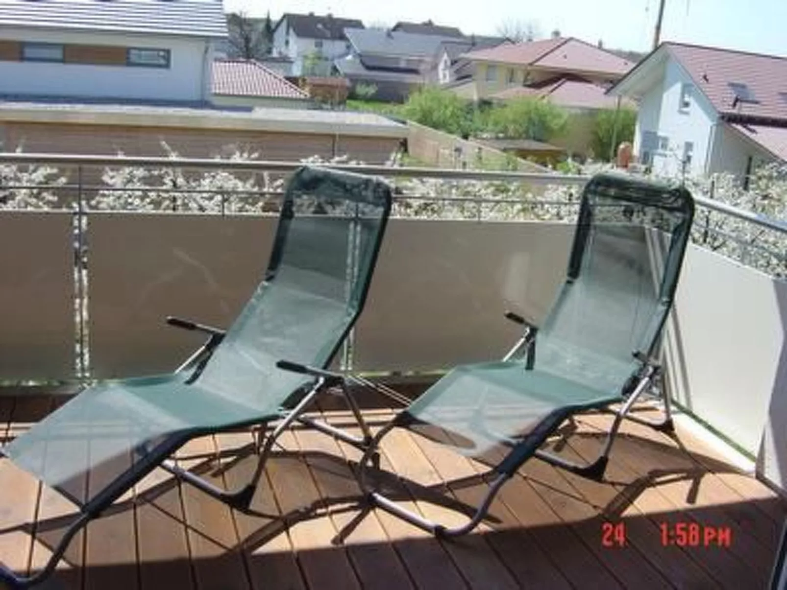 Direkt am Rhein-Draußen