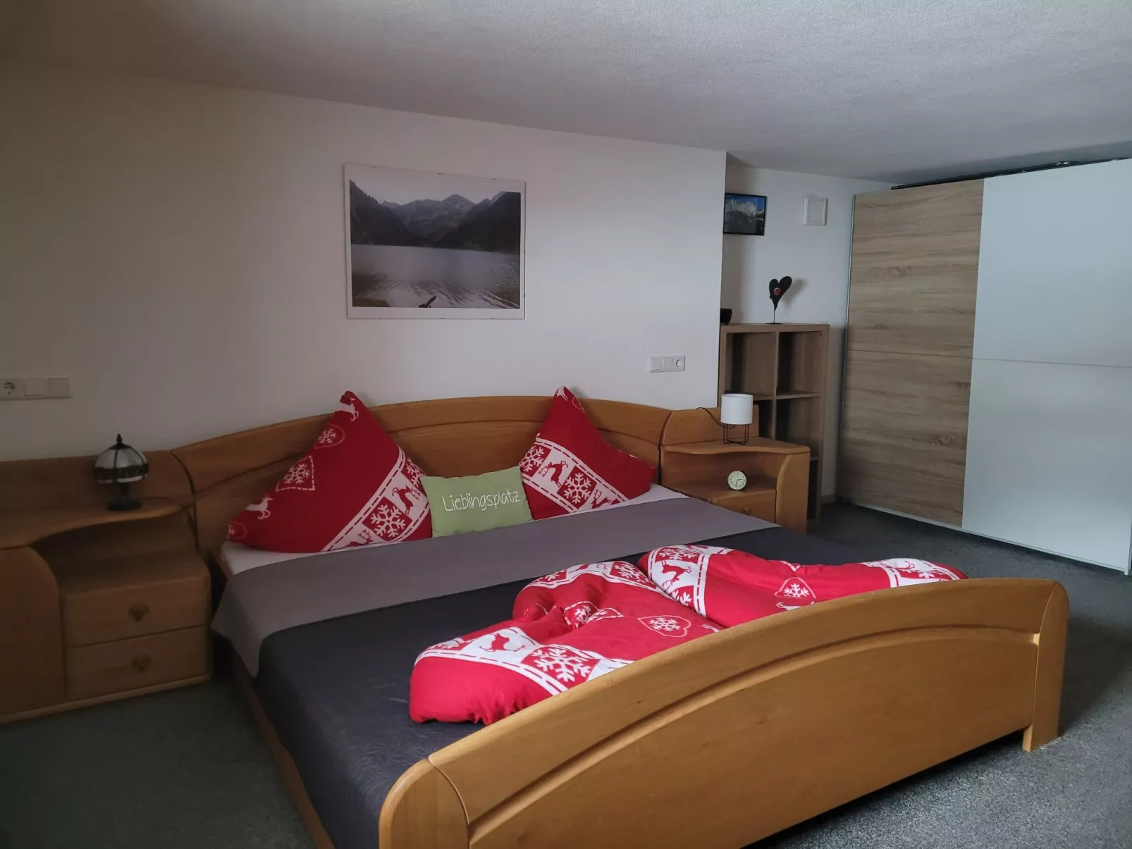 Bergwiese mit Balkon-Inside