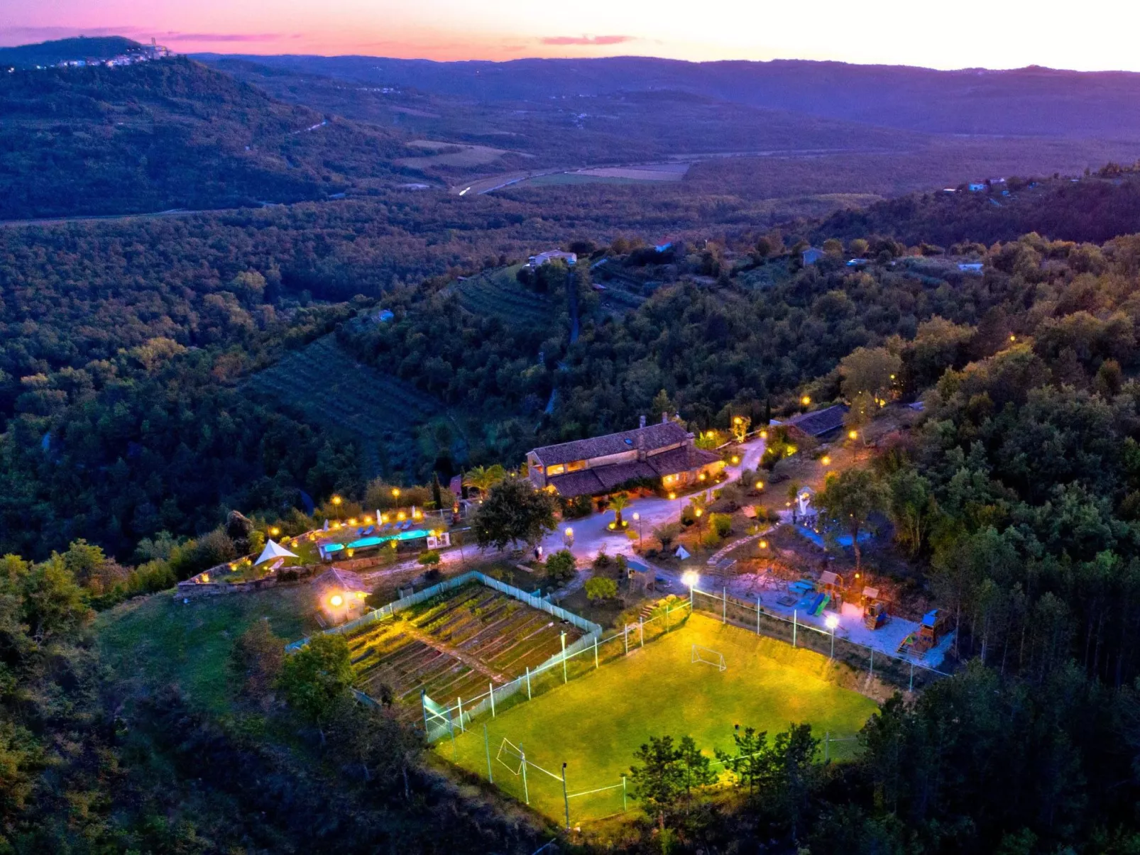 Tolle Villa Sancta Maria Motovun mit Pool-Dehors