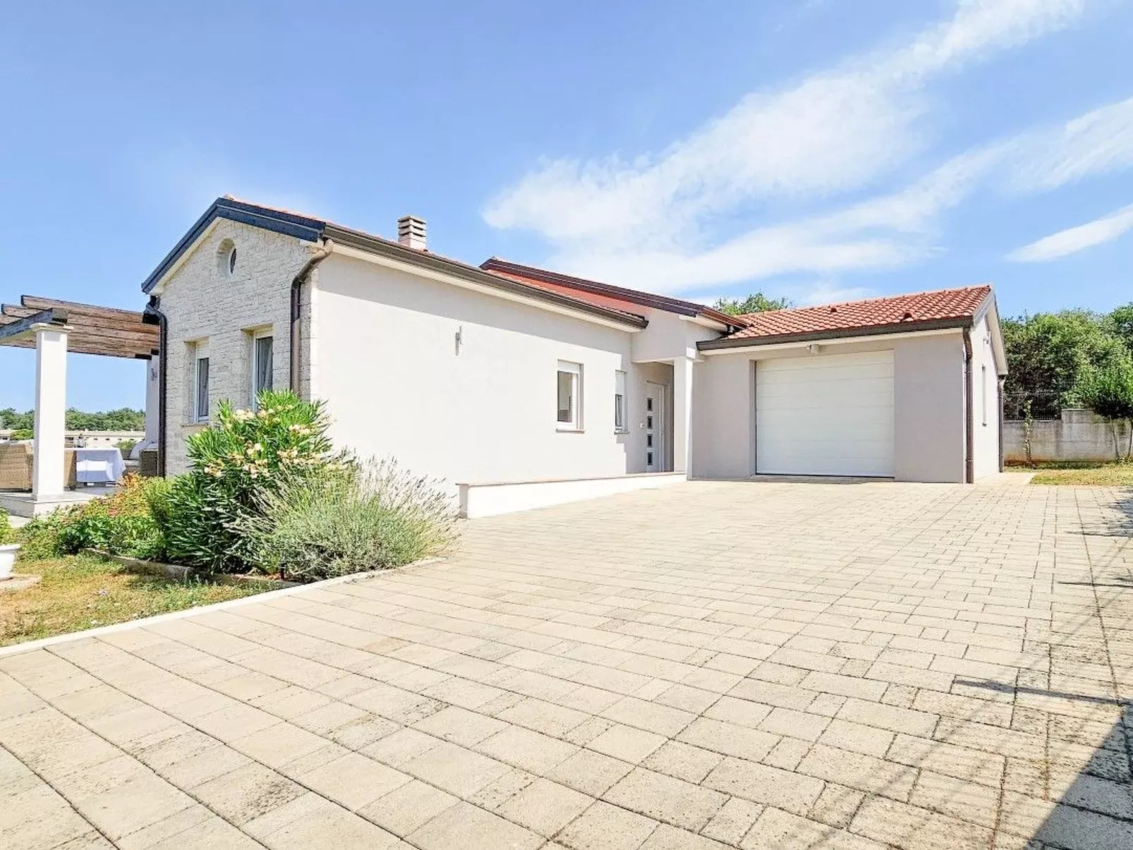 "Villa Pavlovic" mit Garten und Grill-Draußen