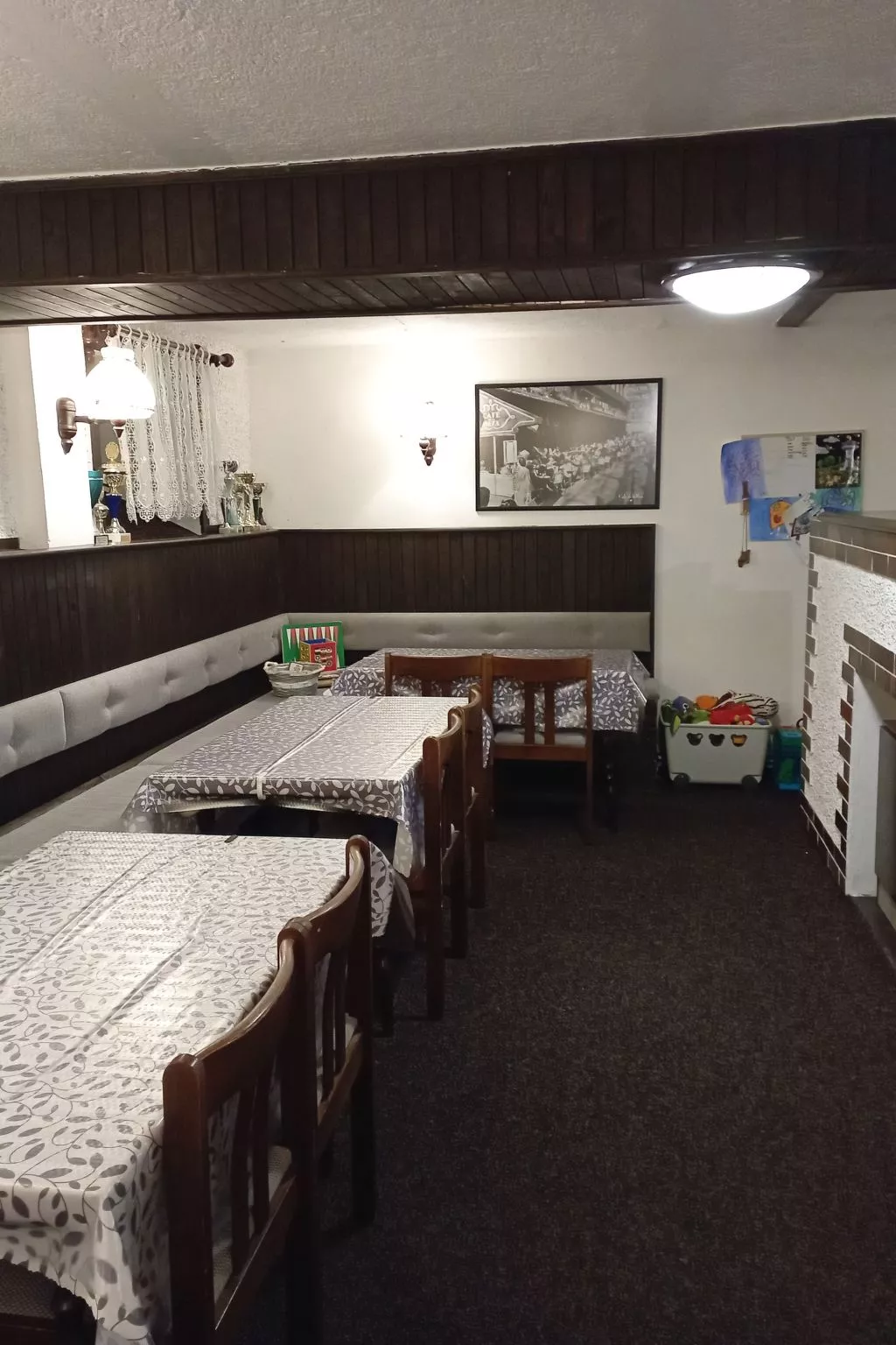 Mit solarbeheiztem Außenpool und Sauna-Drinnen