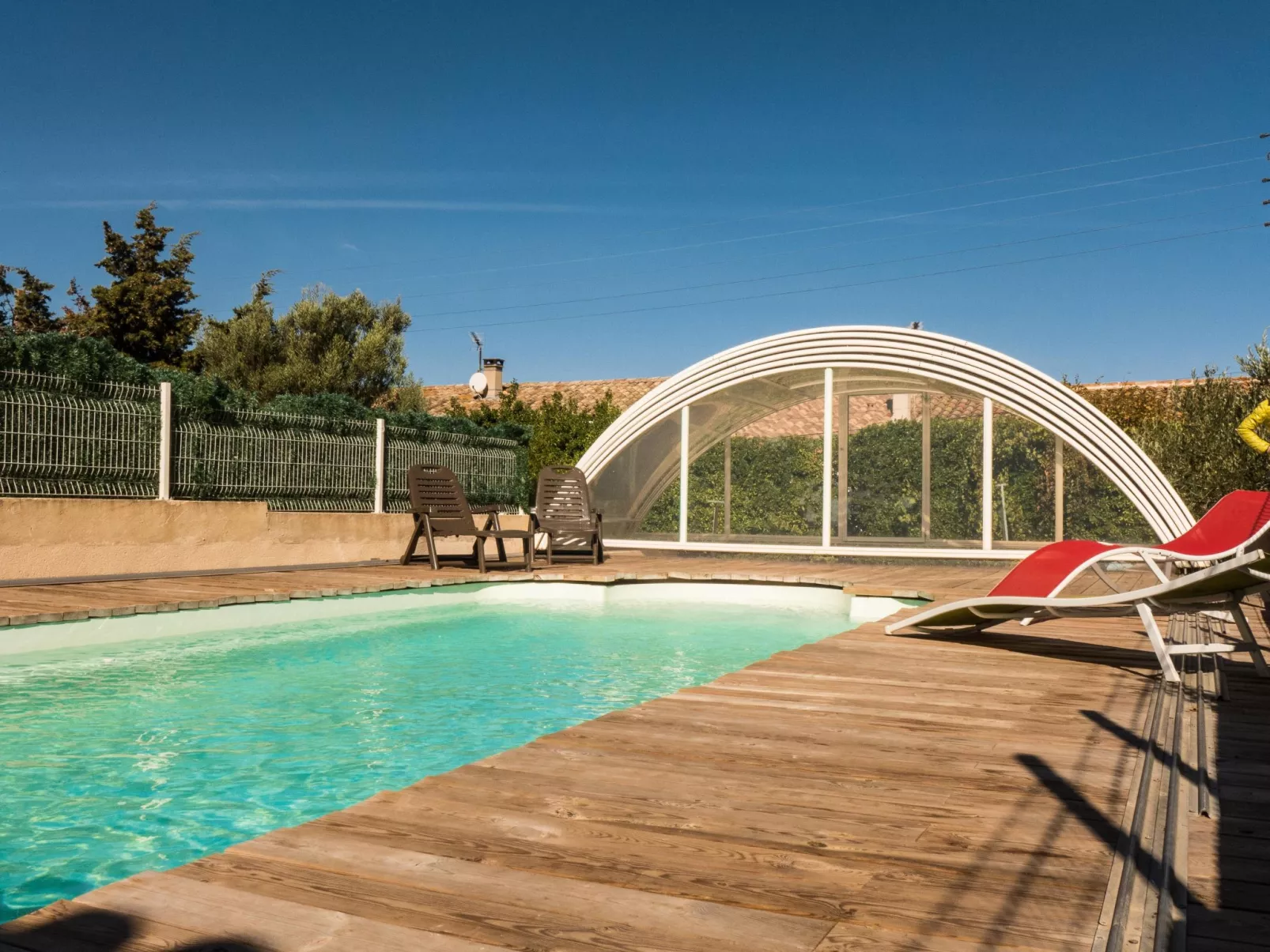 Komfortables Ferienhaus mit Privatpool-Outside