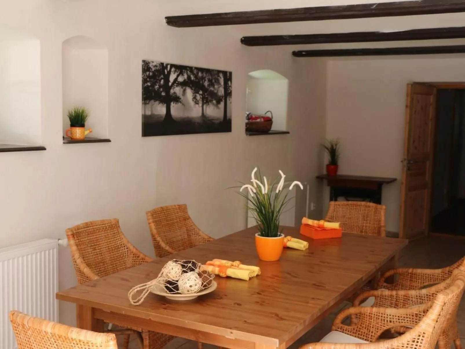 Traditionelles Haus, umgeben von Wäldern in Ralsko-Image-tags.info