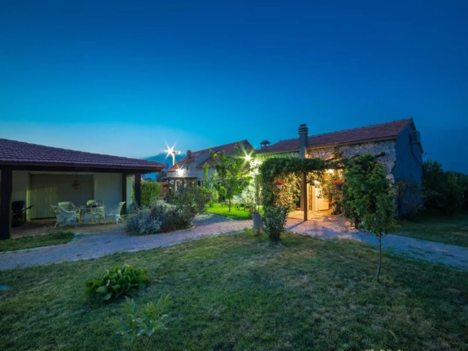 Charmante Ferienvilla Krka-Dehors