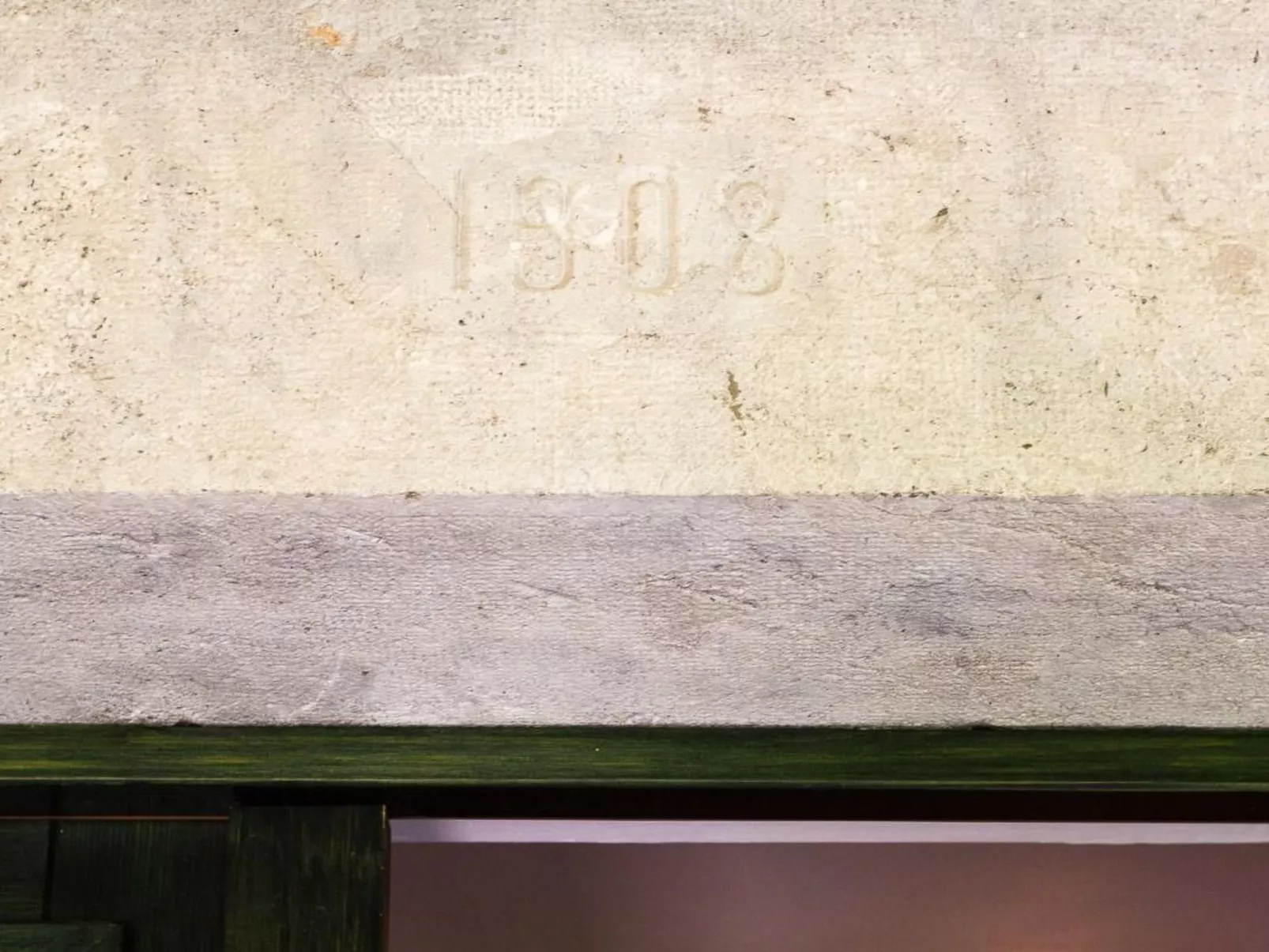 Haus mit modernem Interieur und einer alten Taverne - Inside