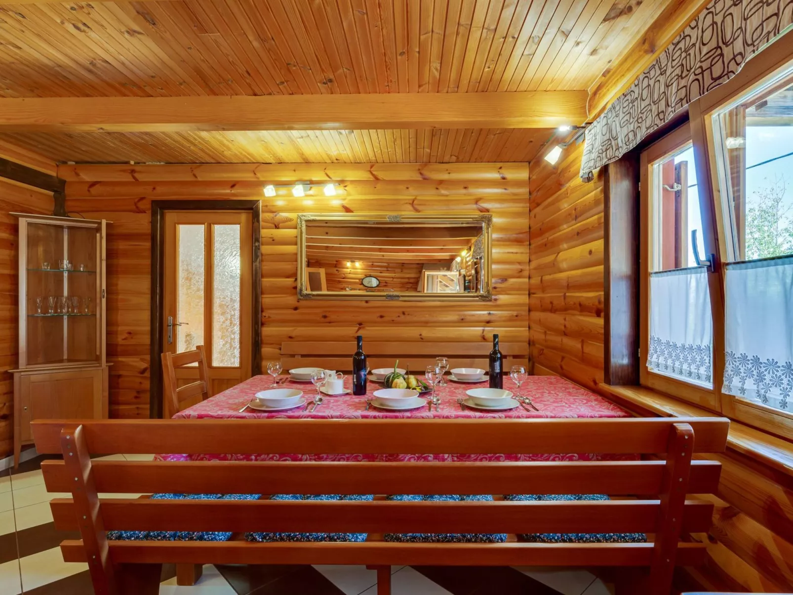 Mala vila Rebeka -großer SwimmingPool-Dedans