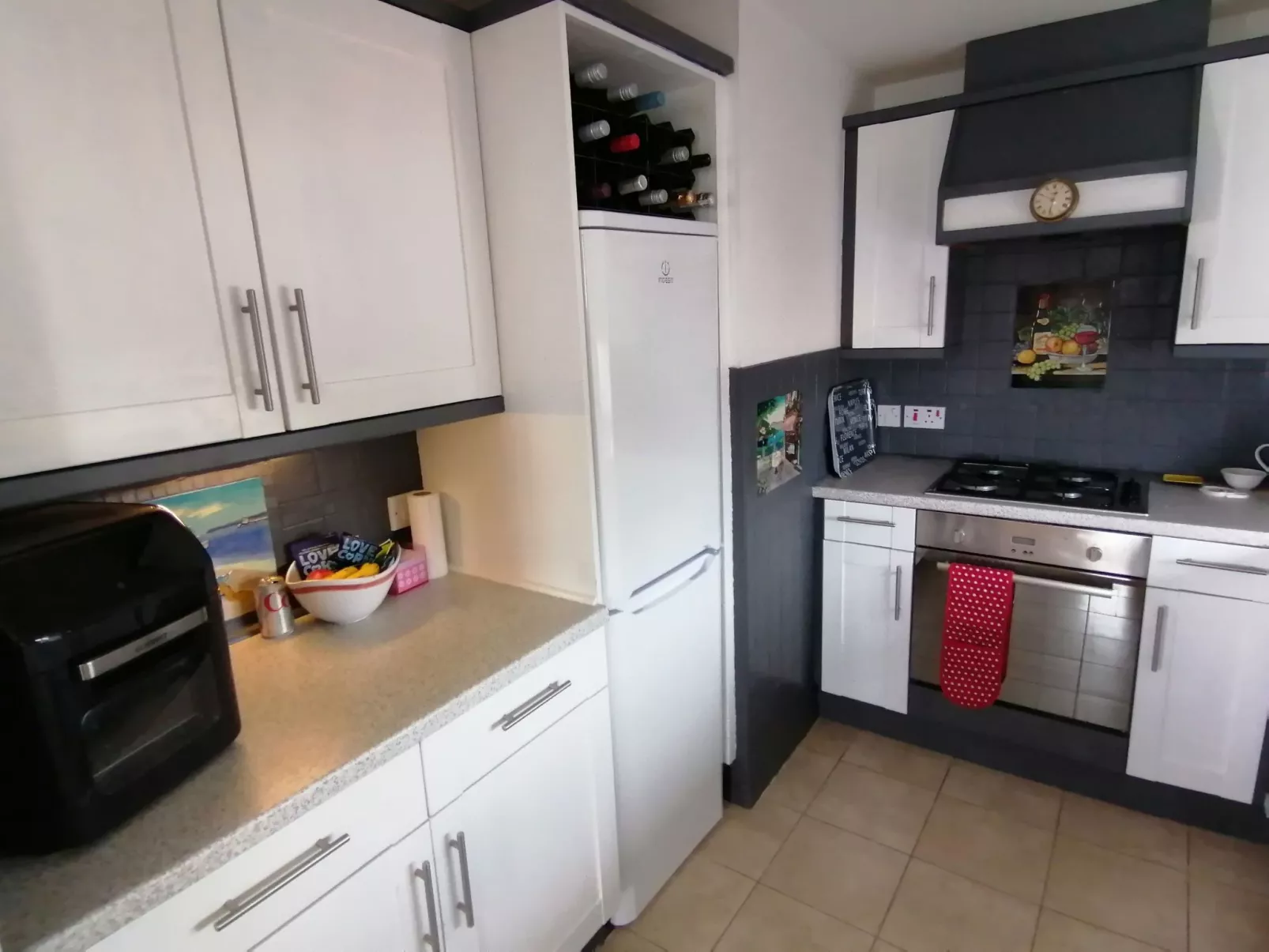 "Stewart" mit Blick auf das Wasser-Inside