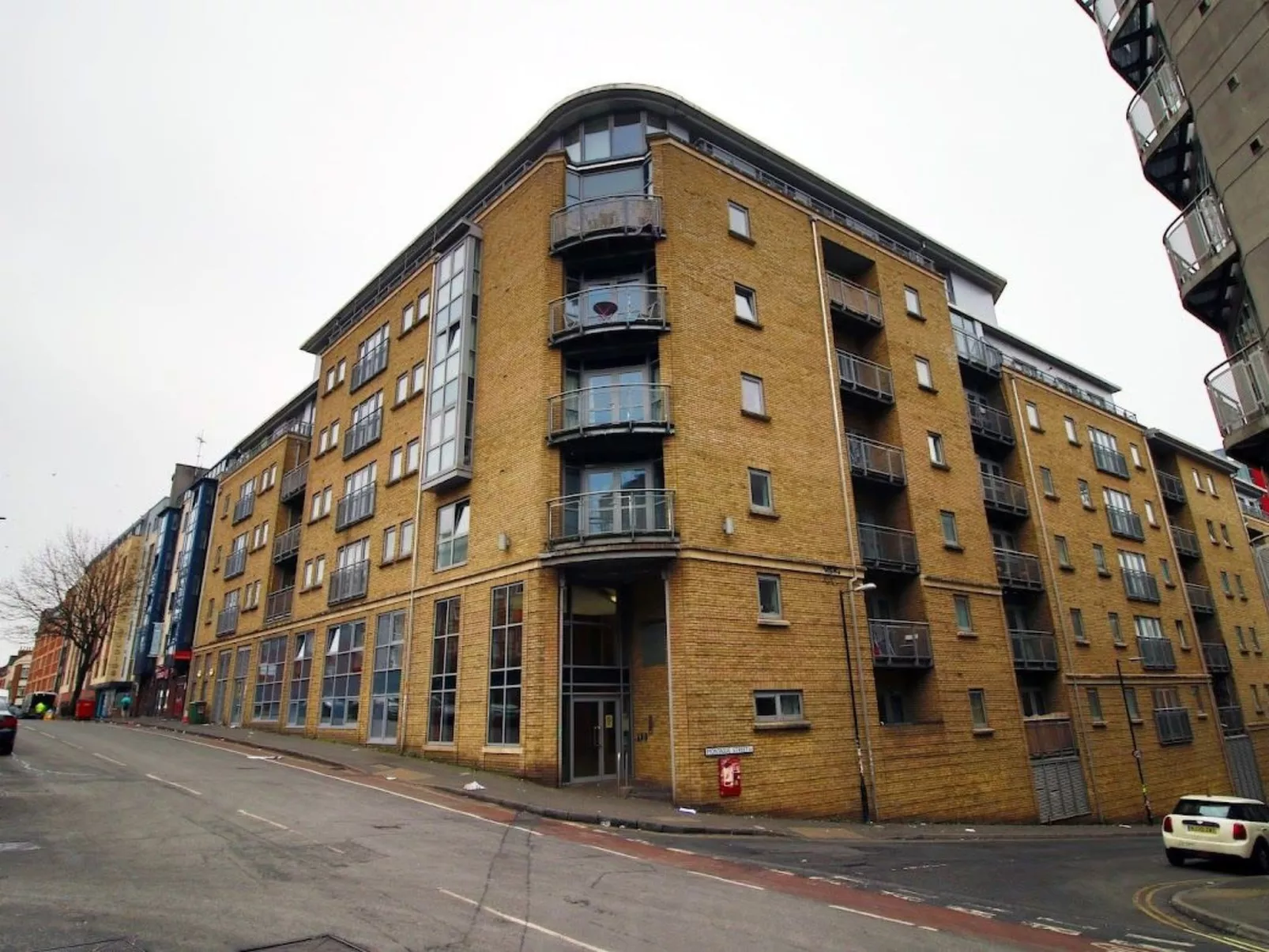 Zentrale Wohnung Bristol, 2 Betten, Balkon, Wi-Fi-Image-tags.info