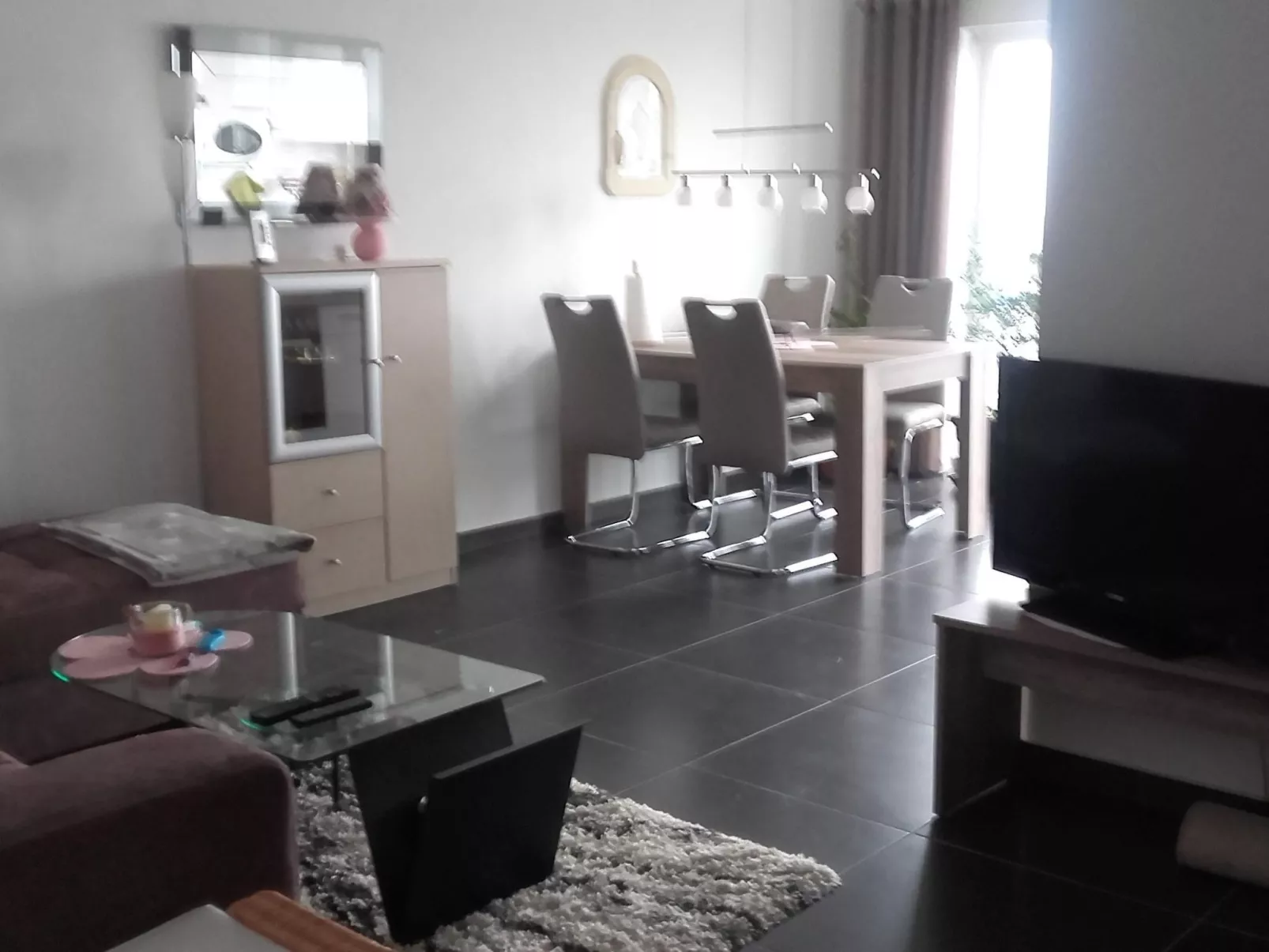 Wohnung mit großer Gartenterrasse und Ausblick-Inside