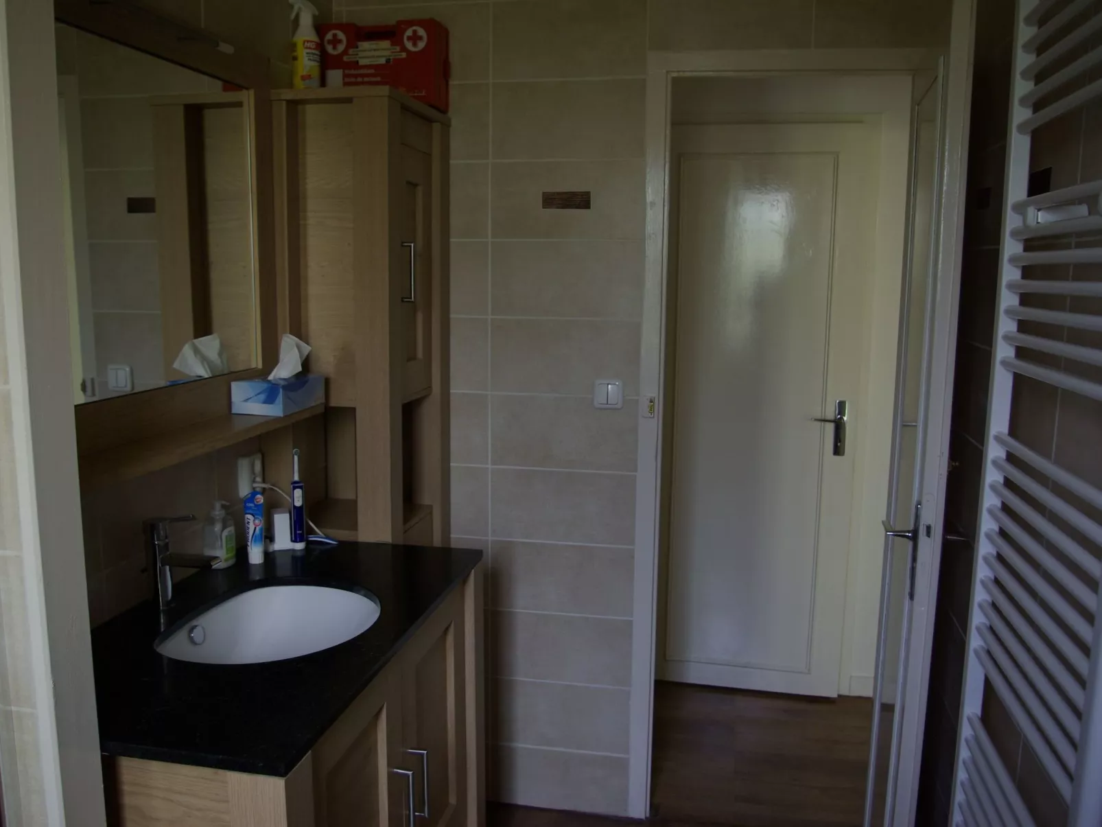 Mit Garten, Grill und Terrasse-Drinnen