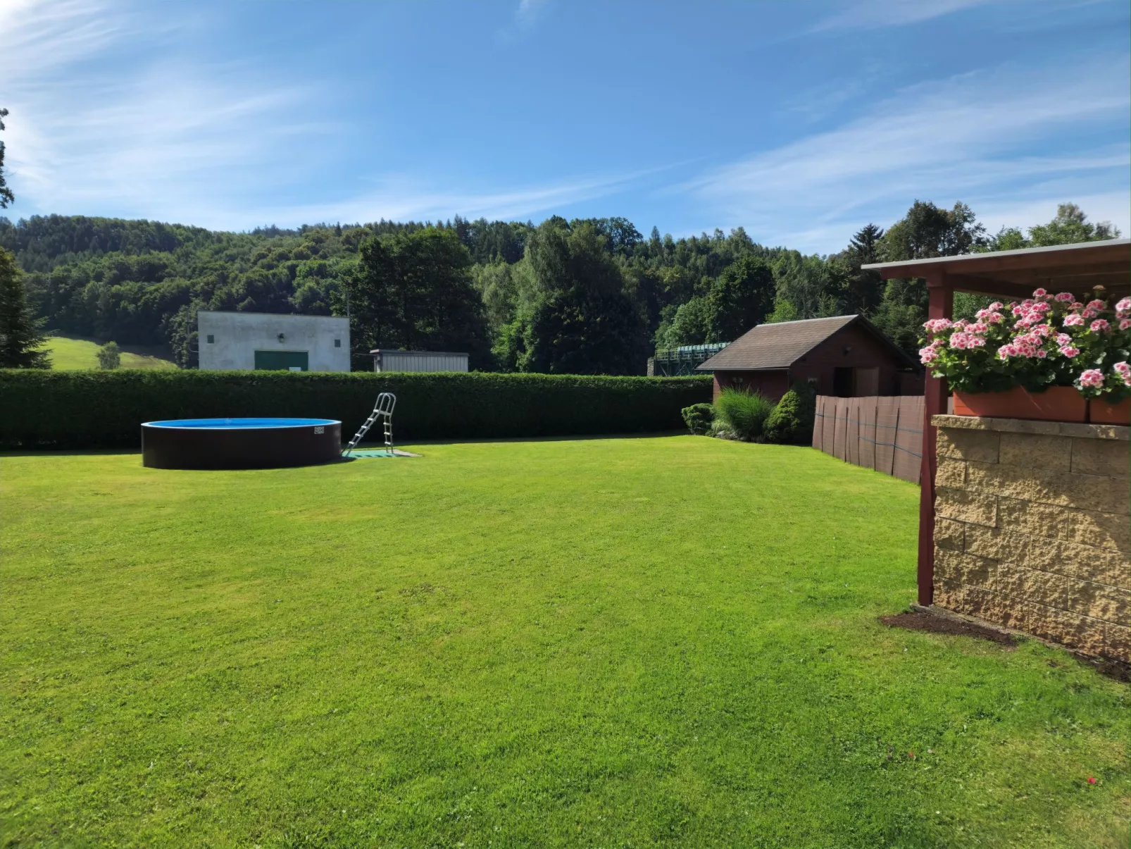 Mit Garten und Pools-Outside