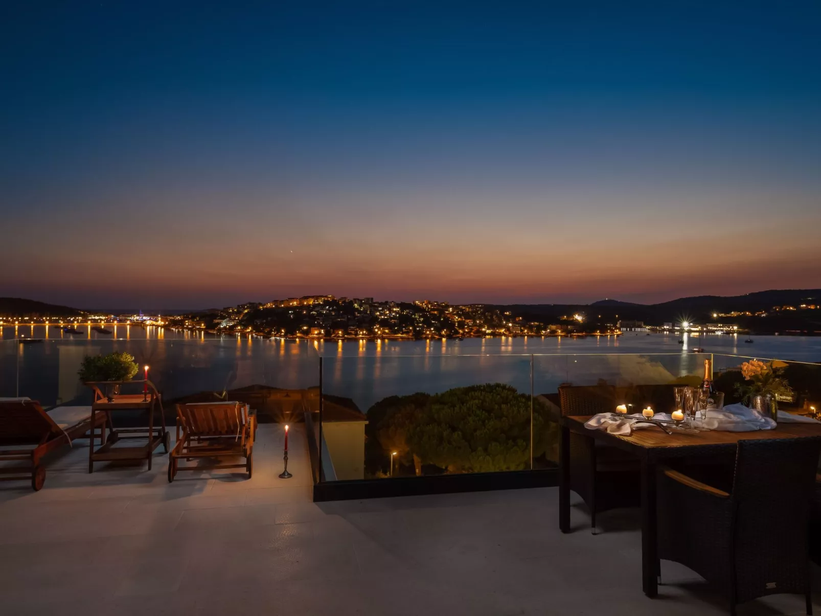 In Dvornica mit Privatem Pool-Outside