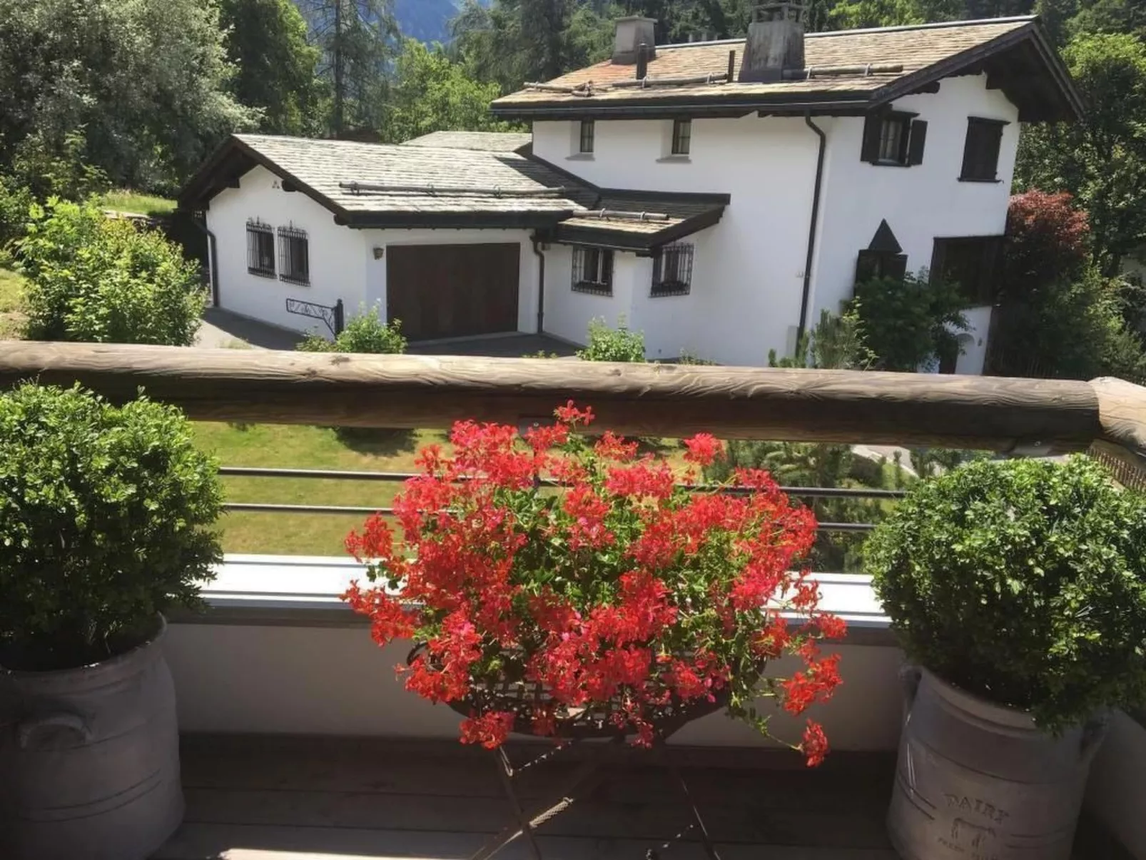 Hus Tschuetta-Dehors