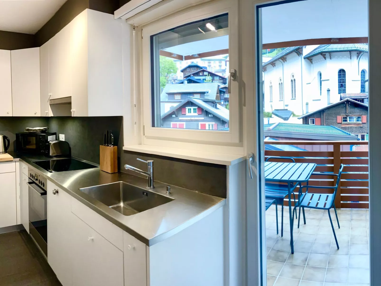 Geräumiges 3.5-Zimmer - Zentral - Balkon - Haus Dala-Dedans