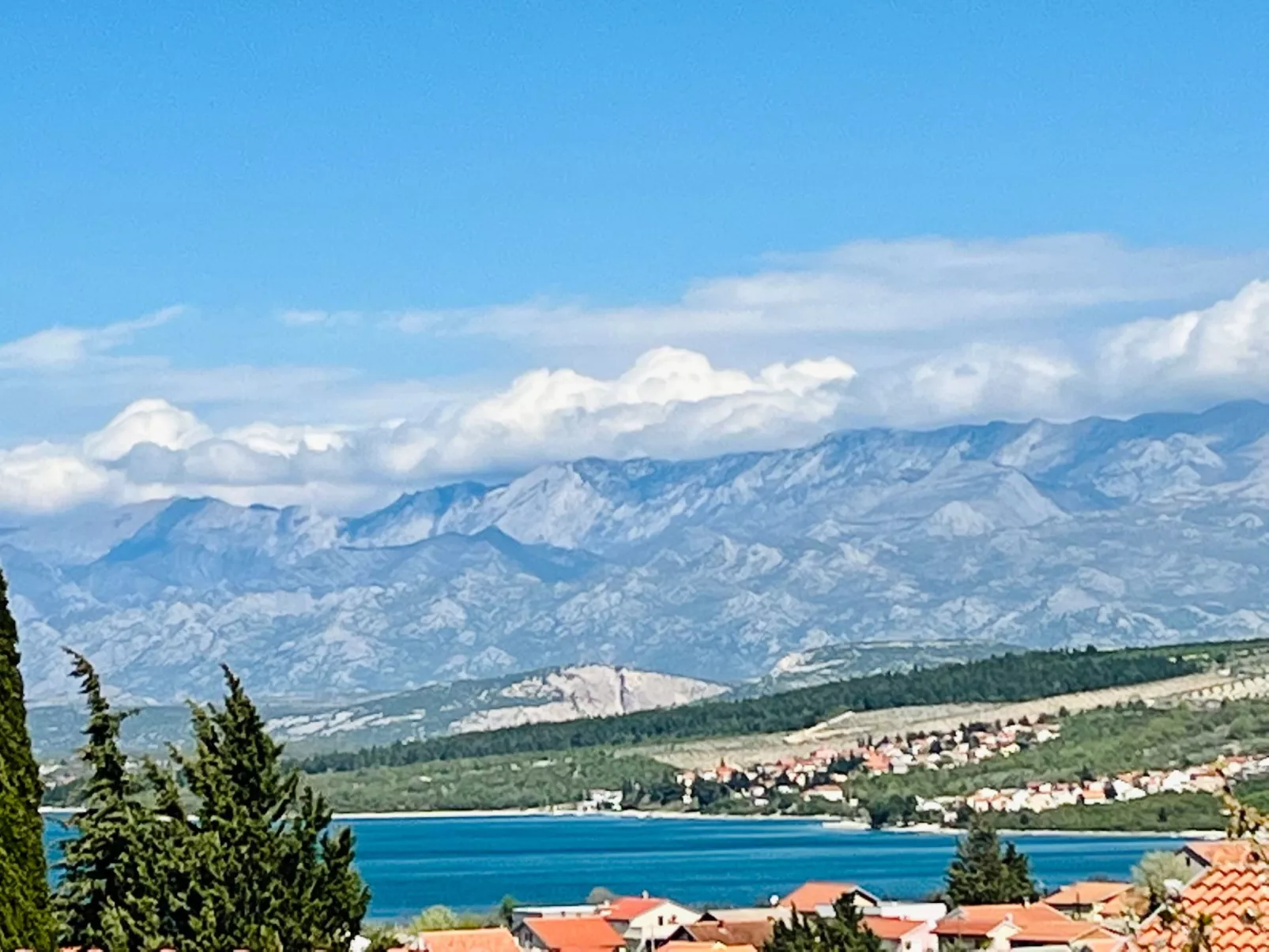 Neu erbautes Apartment mit großem Balkon-Dehors