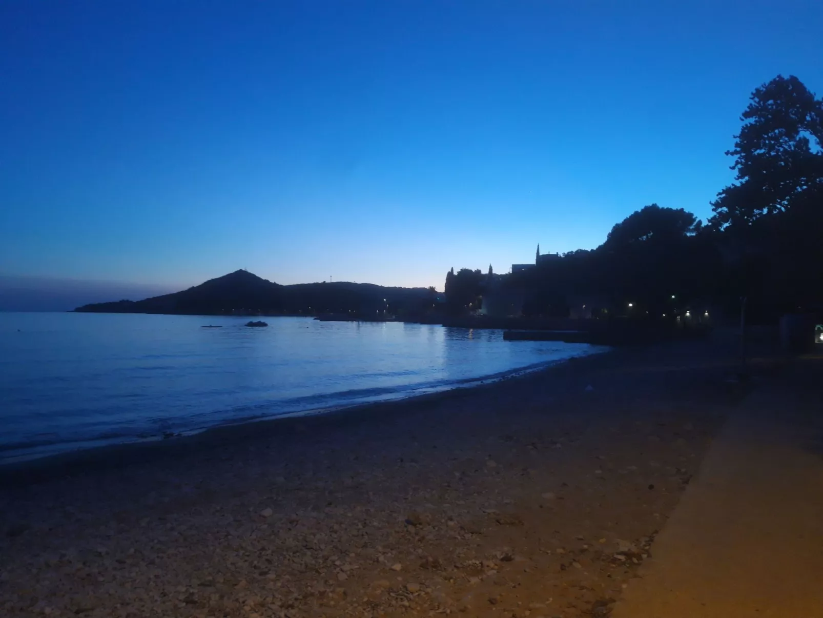 "Helena2" mit Blick auf das Wasser-Dehors