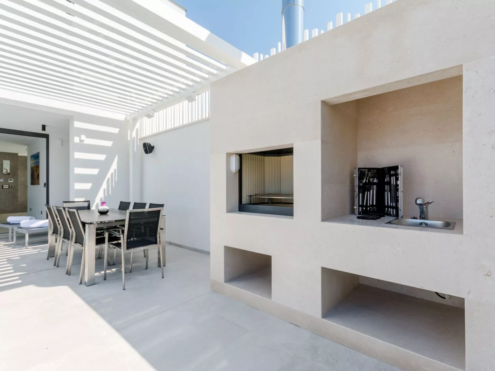 Tolles Ferienhaus in Sutivan mit Privatem Pool-Outside