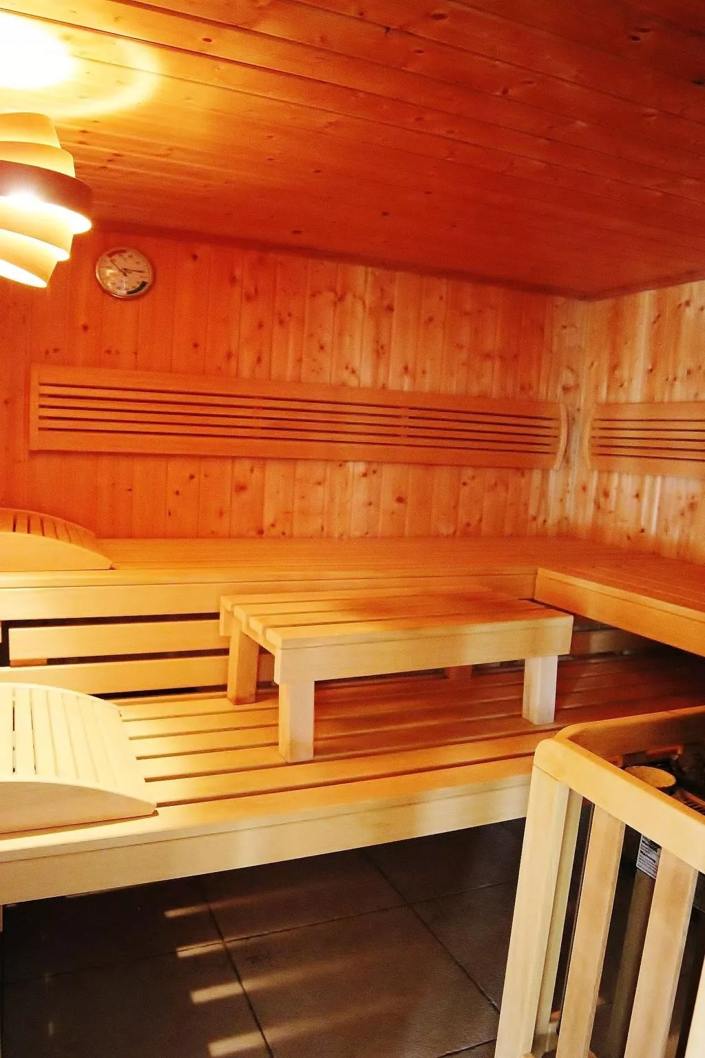 In Barat mit privatem Pool-Inside