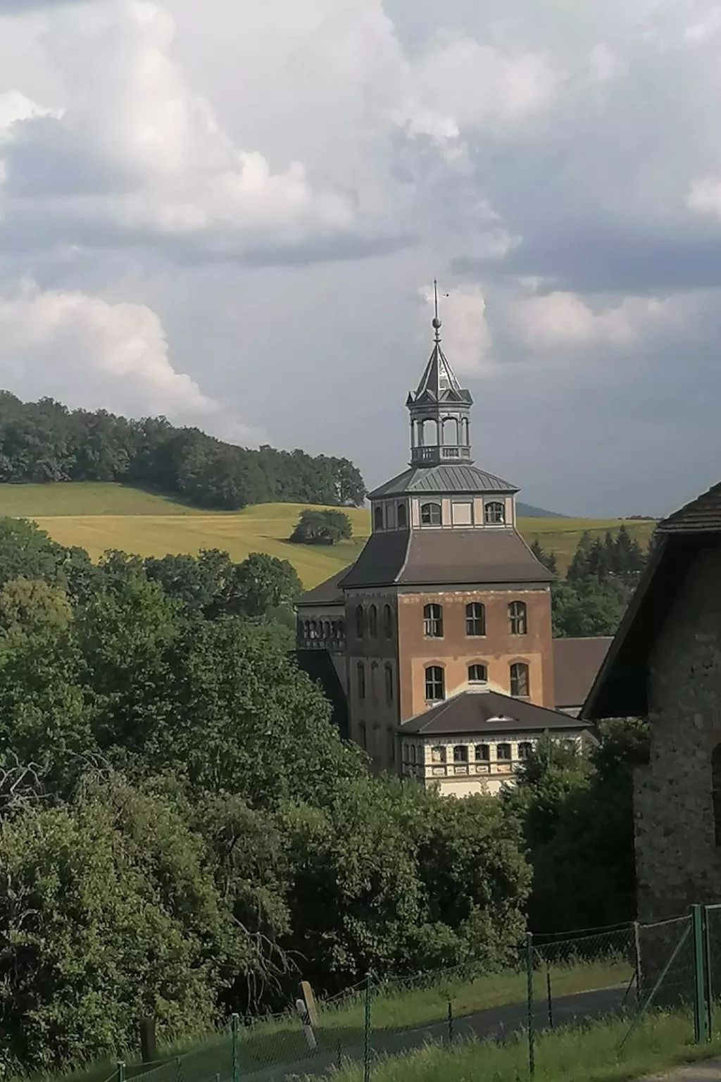 Mit Blick auf das Wasser-Outside