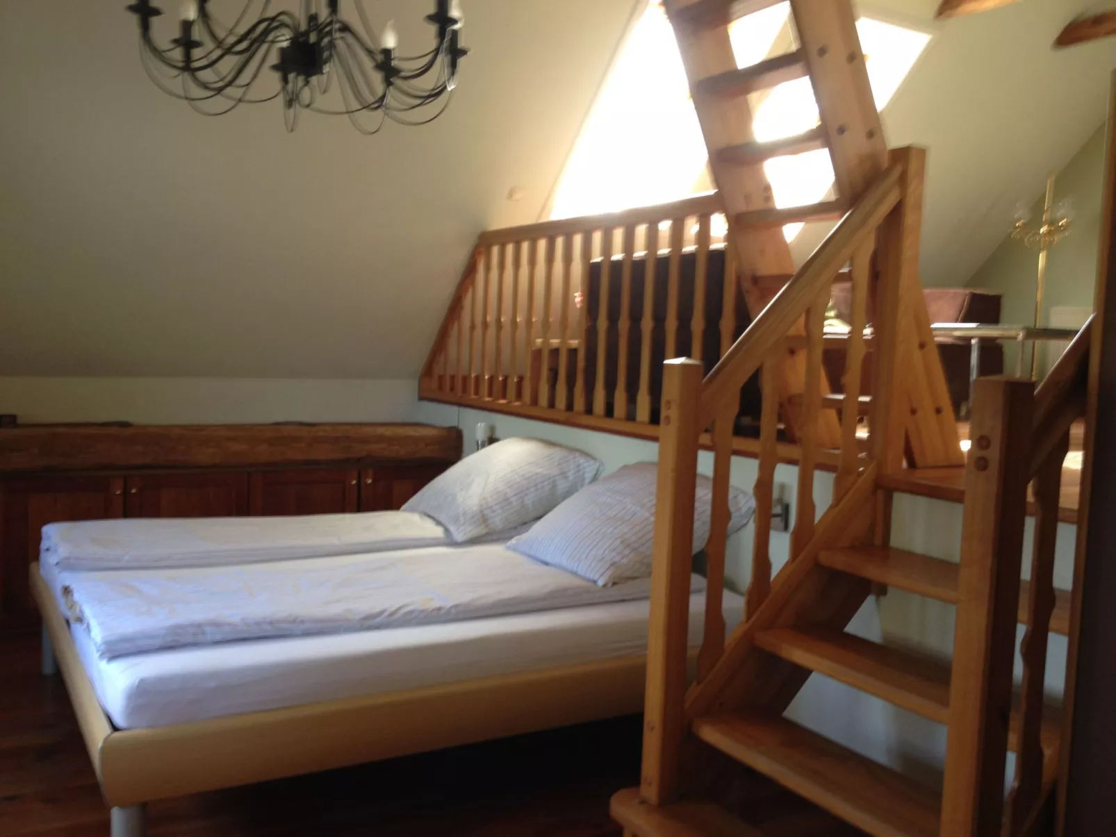 In ehemaliger Dorfschule am Dorfrand-Drinnen