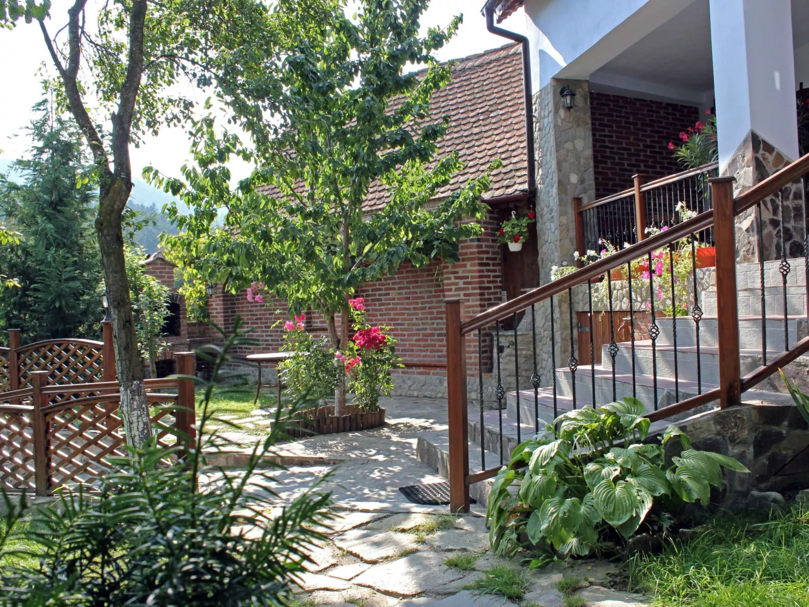 Casa Crina - rustikale Ferienvilla in Siebenbürgen-Outside